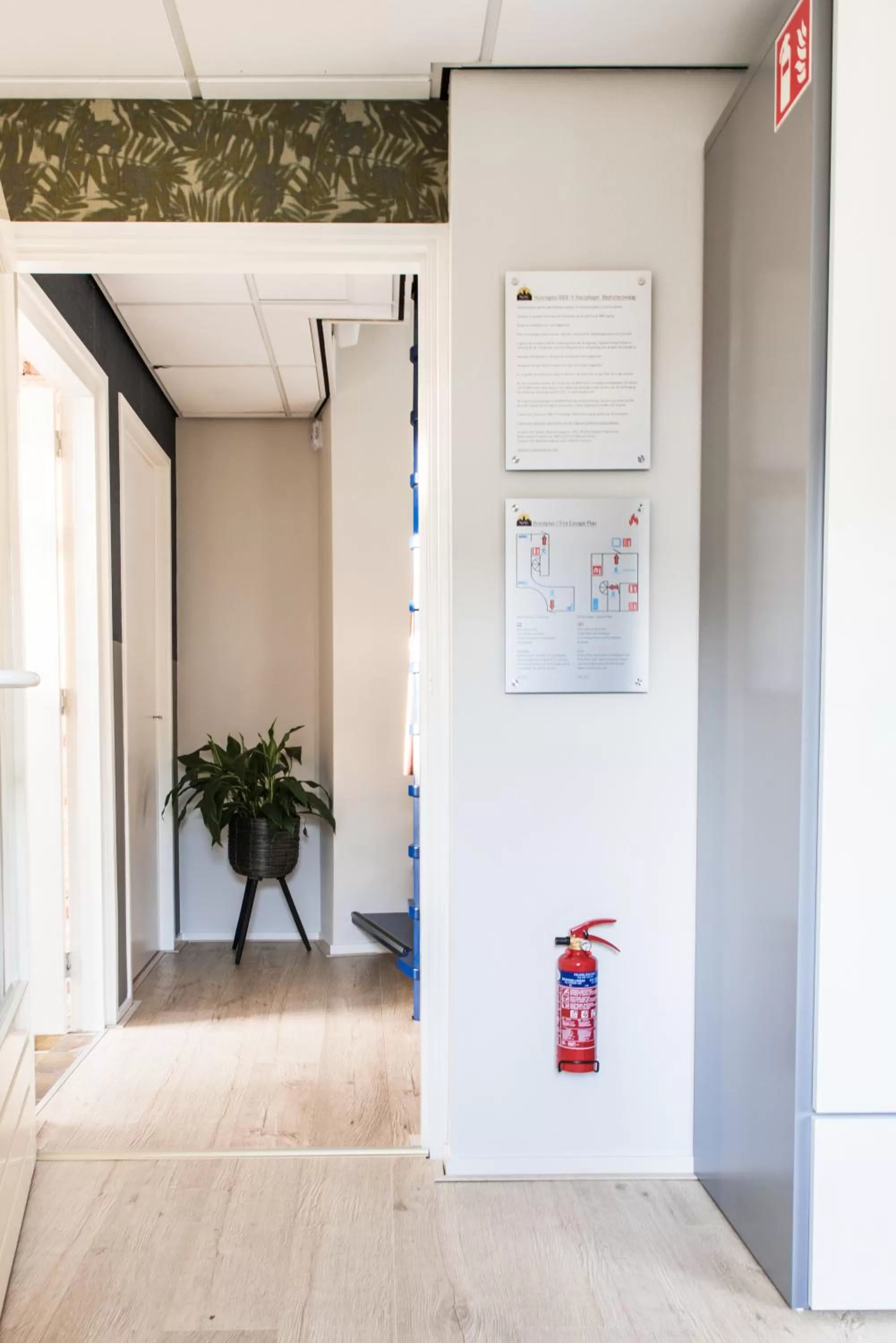 wardrobe in BnB It Hazzeleger Beetsterzwaag