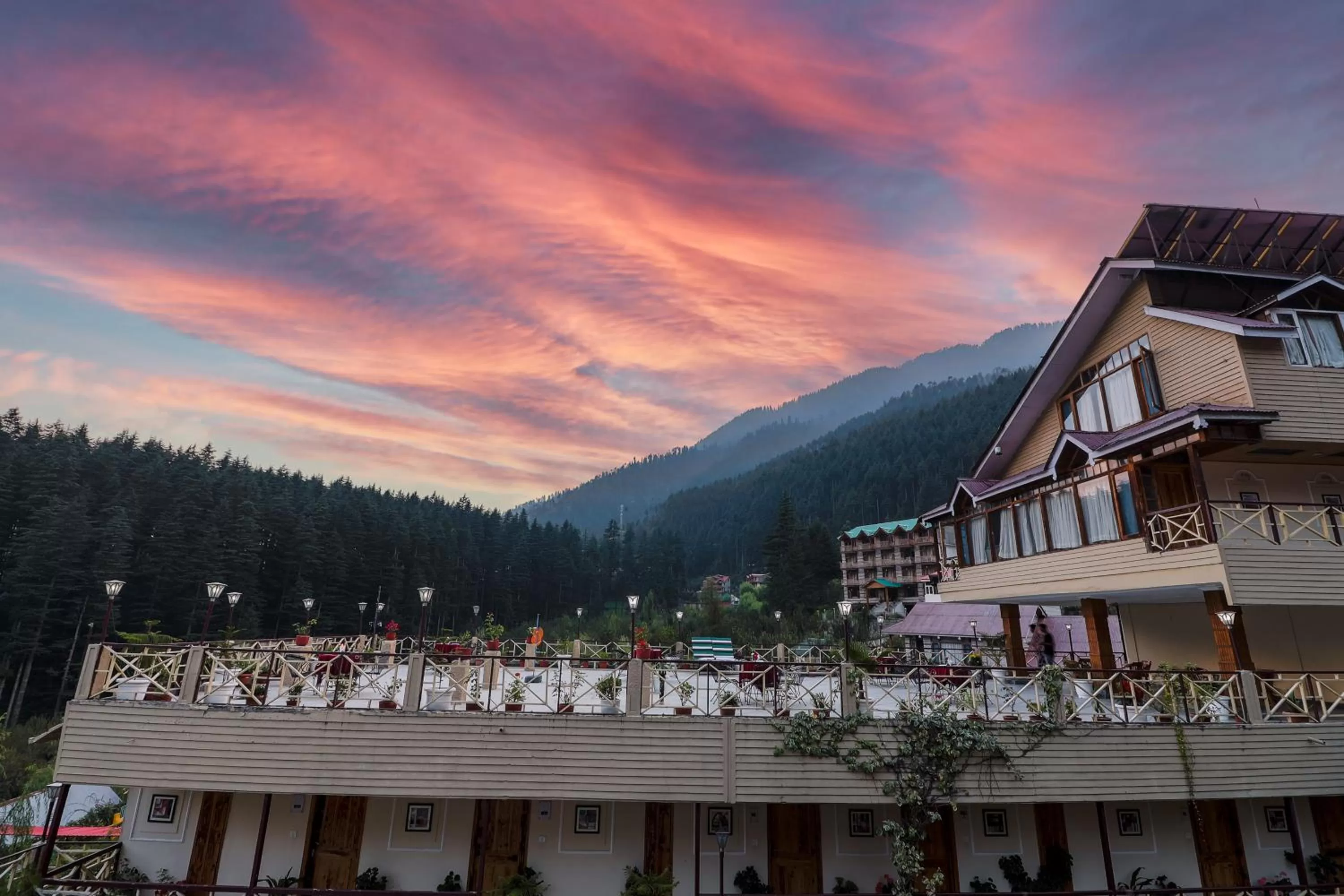 Snow Valley Resorts & Spa Manali