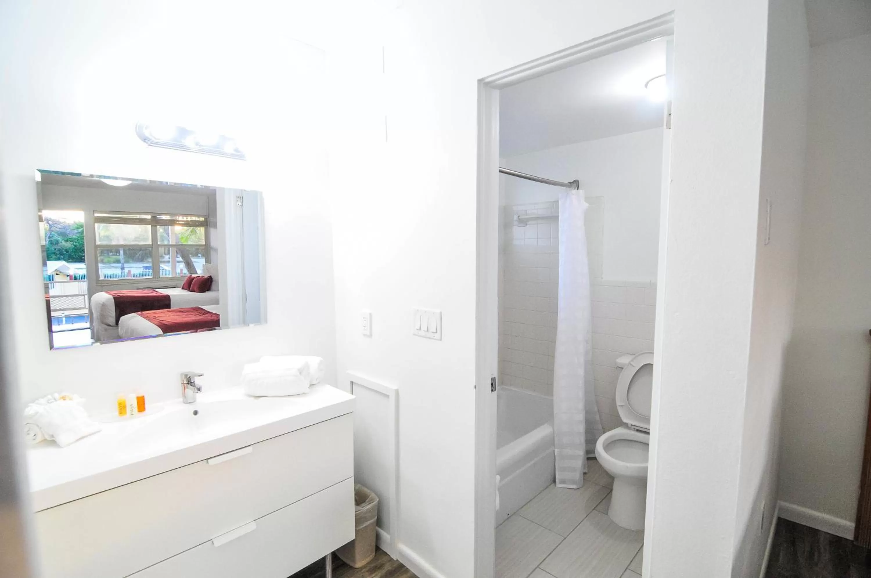 Bathroom in Regency Inn & Suites Sarasota