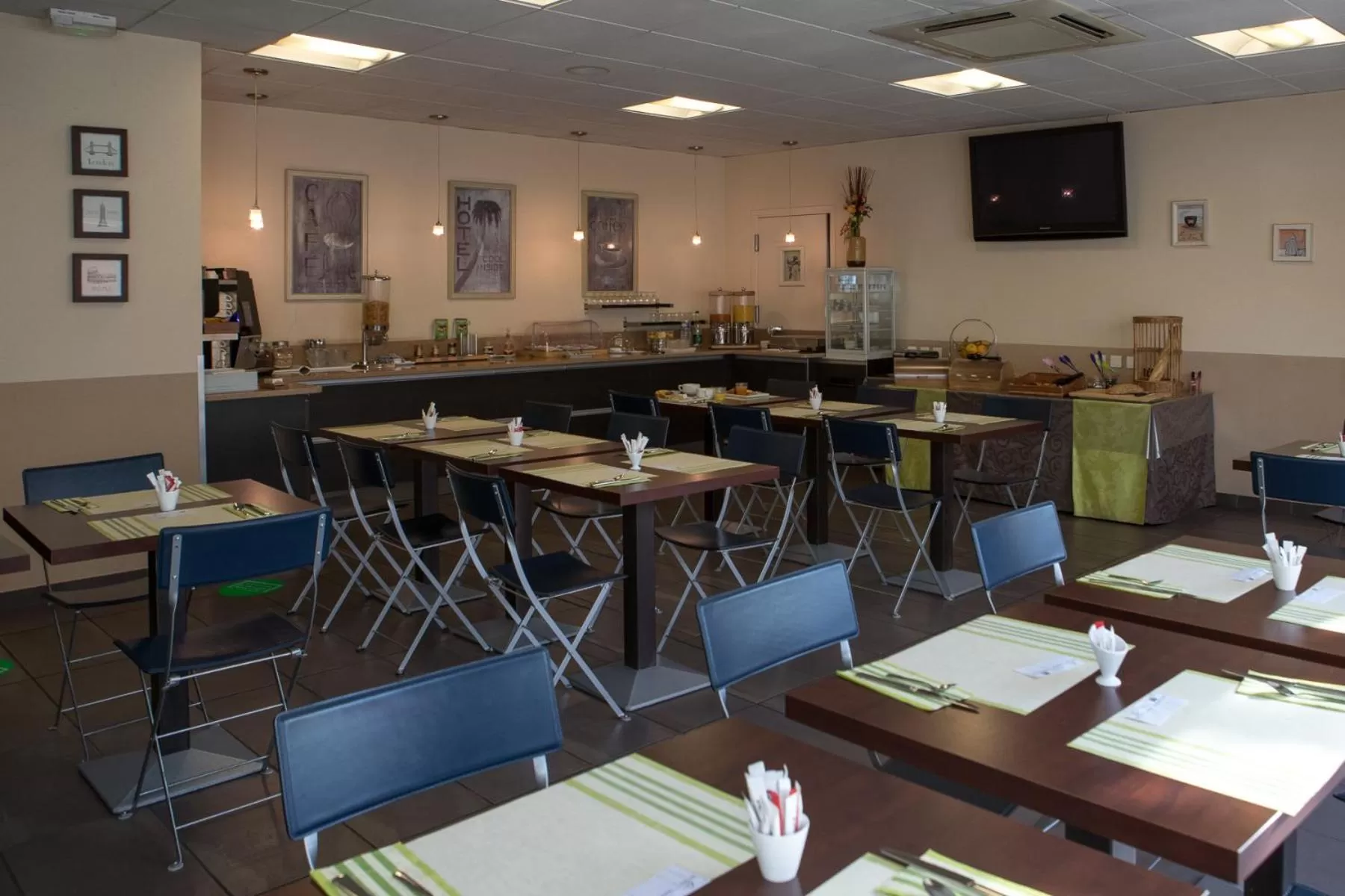 Breakfast in The Originals Boutique, Actuel Hôtel, Saint-Etienne Aéroport