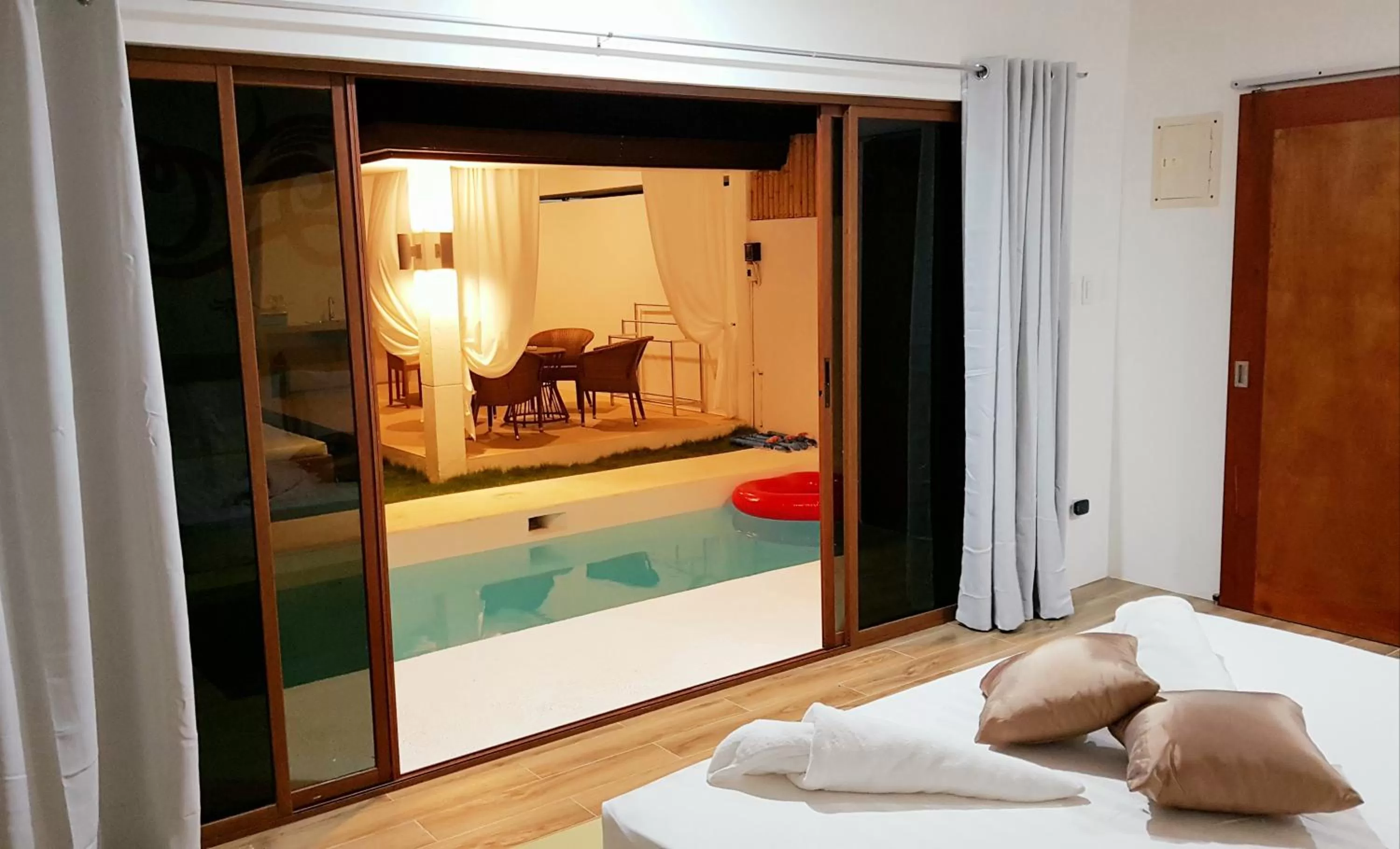 Patio, Bed in Montecarlo Villas Panglao