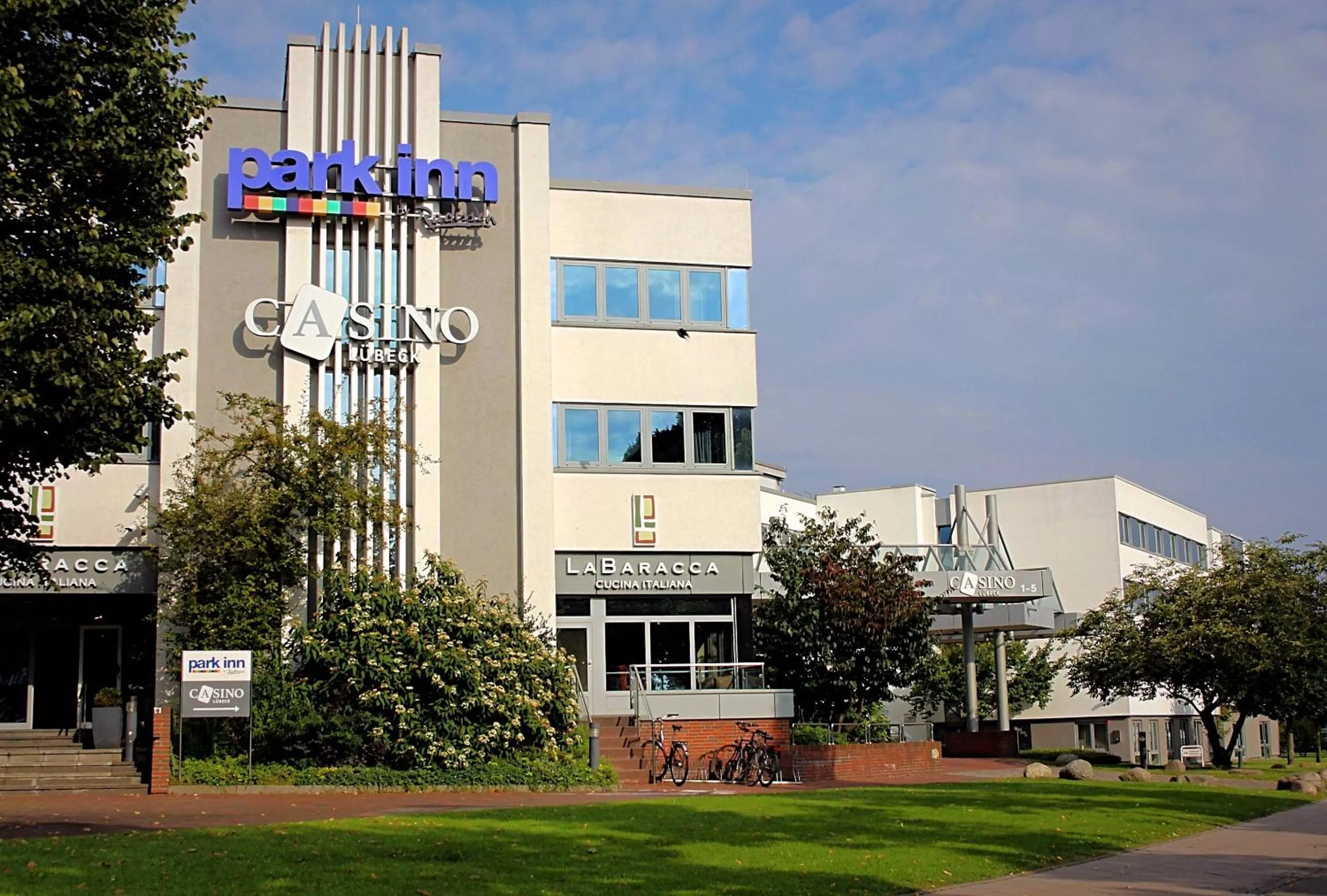 Facade/entrance in Park Inn by Radisson Lübeck