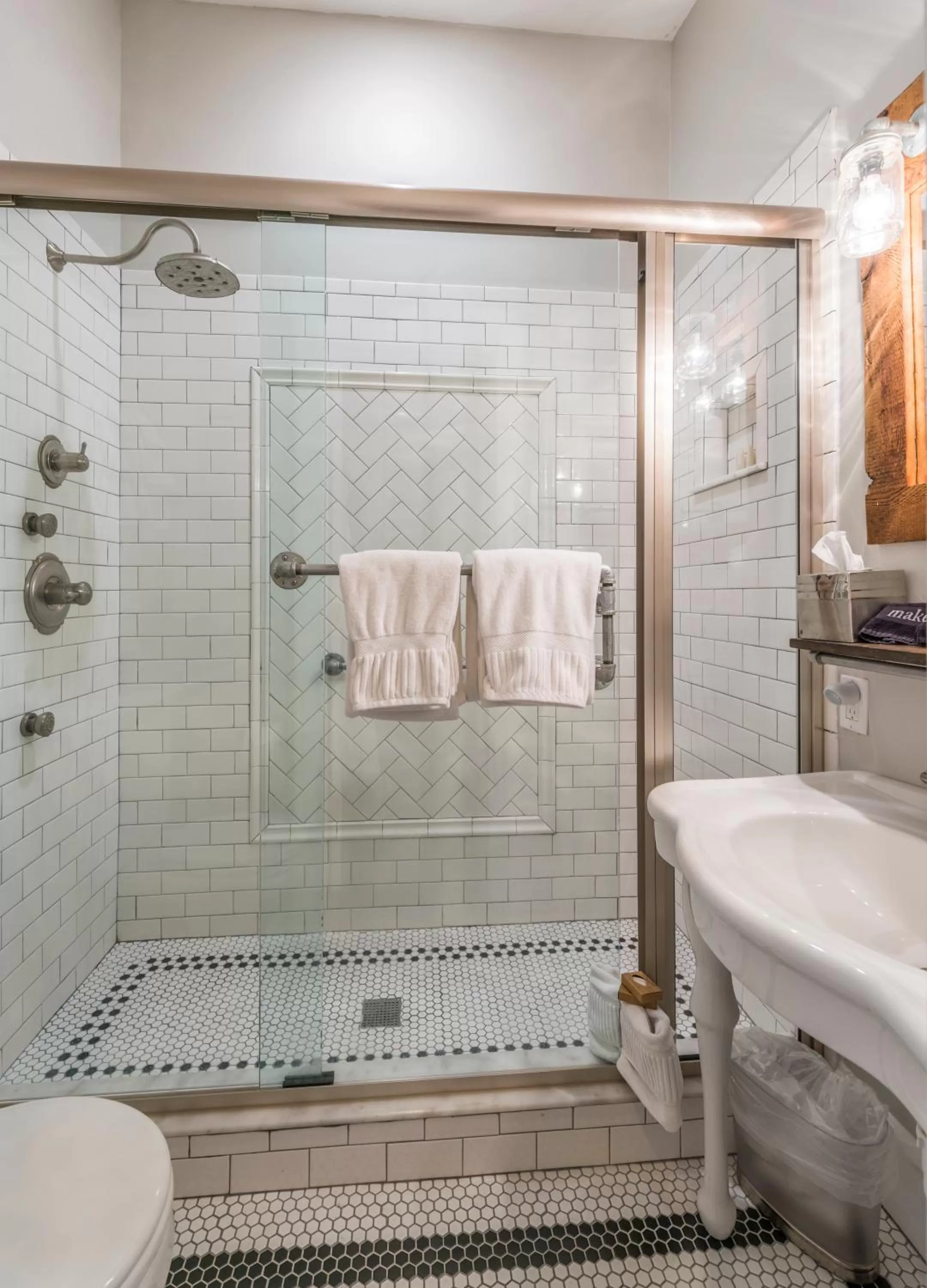 Shower in Carriage Way Inn Bed & Breakfast Adults Only - 21 years old and up