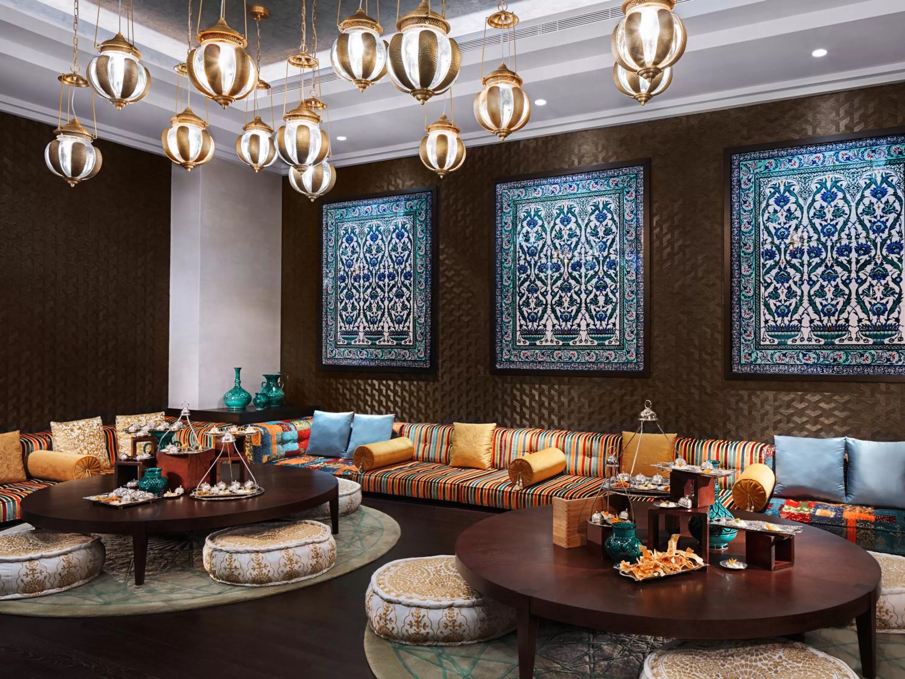 Restaurant/places to eat in Fairmont Ajman