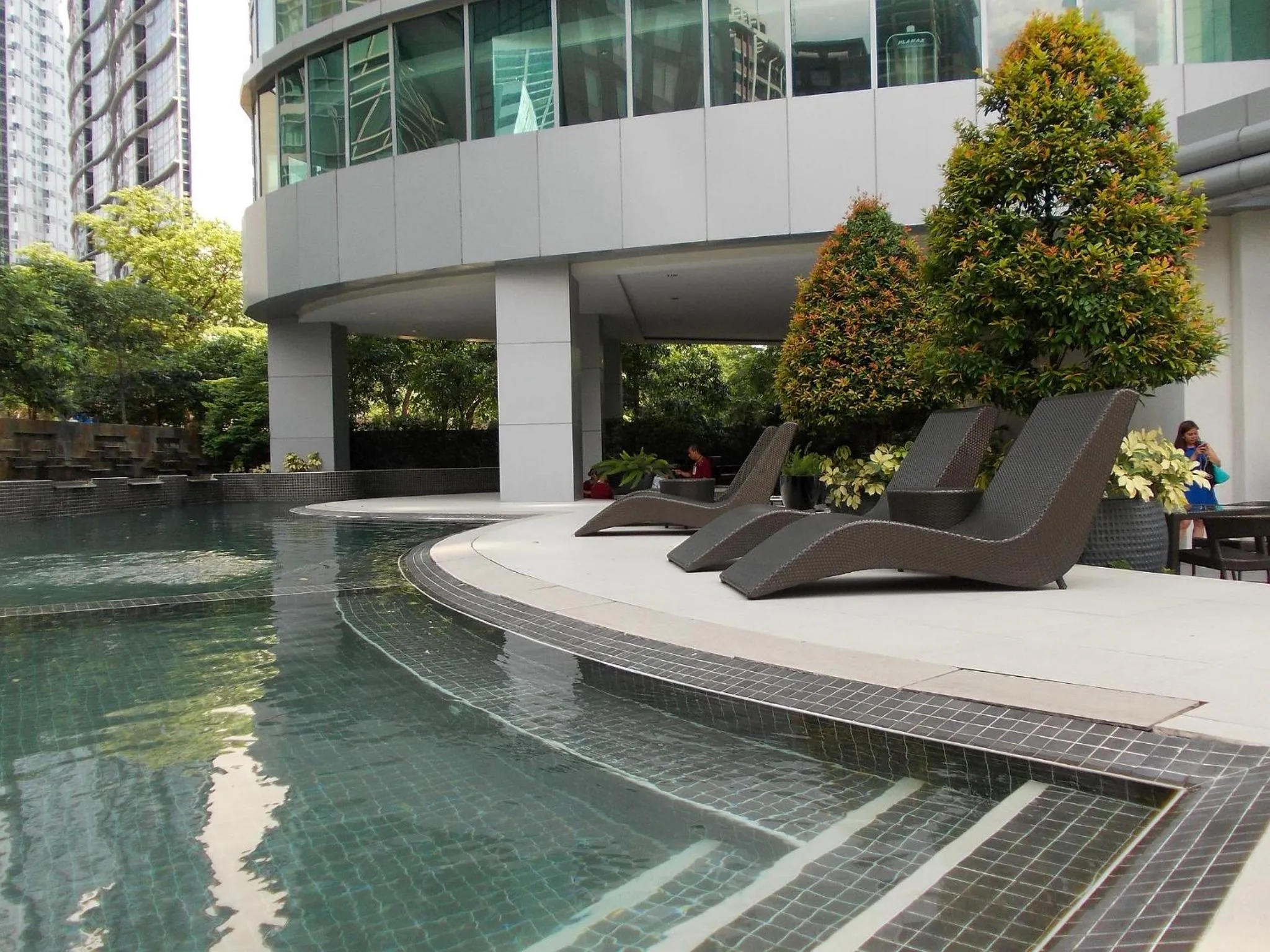 Swimming pool in Avant Serviced Suites - Personal Concierge