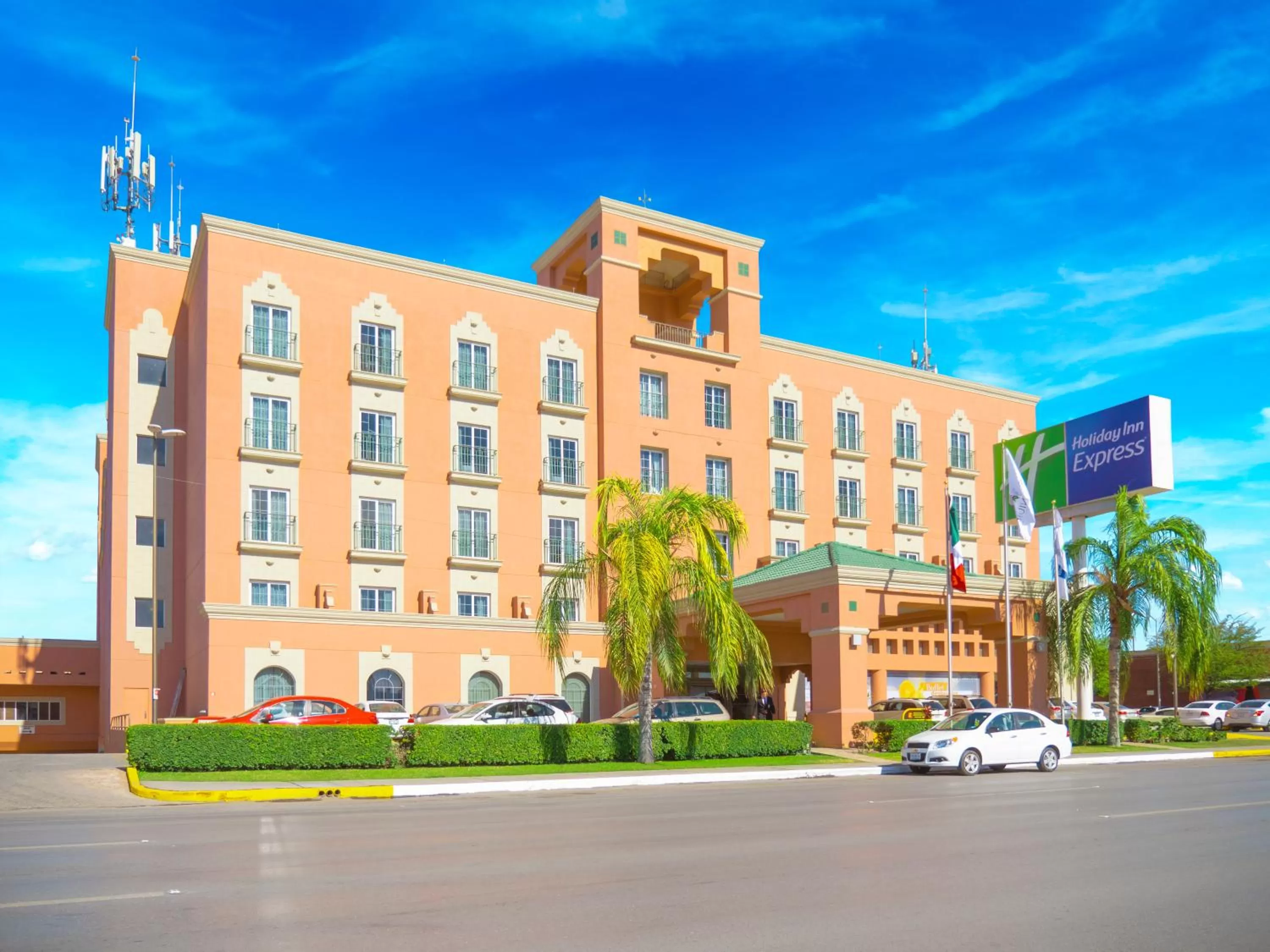 Property building in Holiday Inn Express Torreon by IHG
