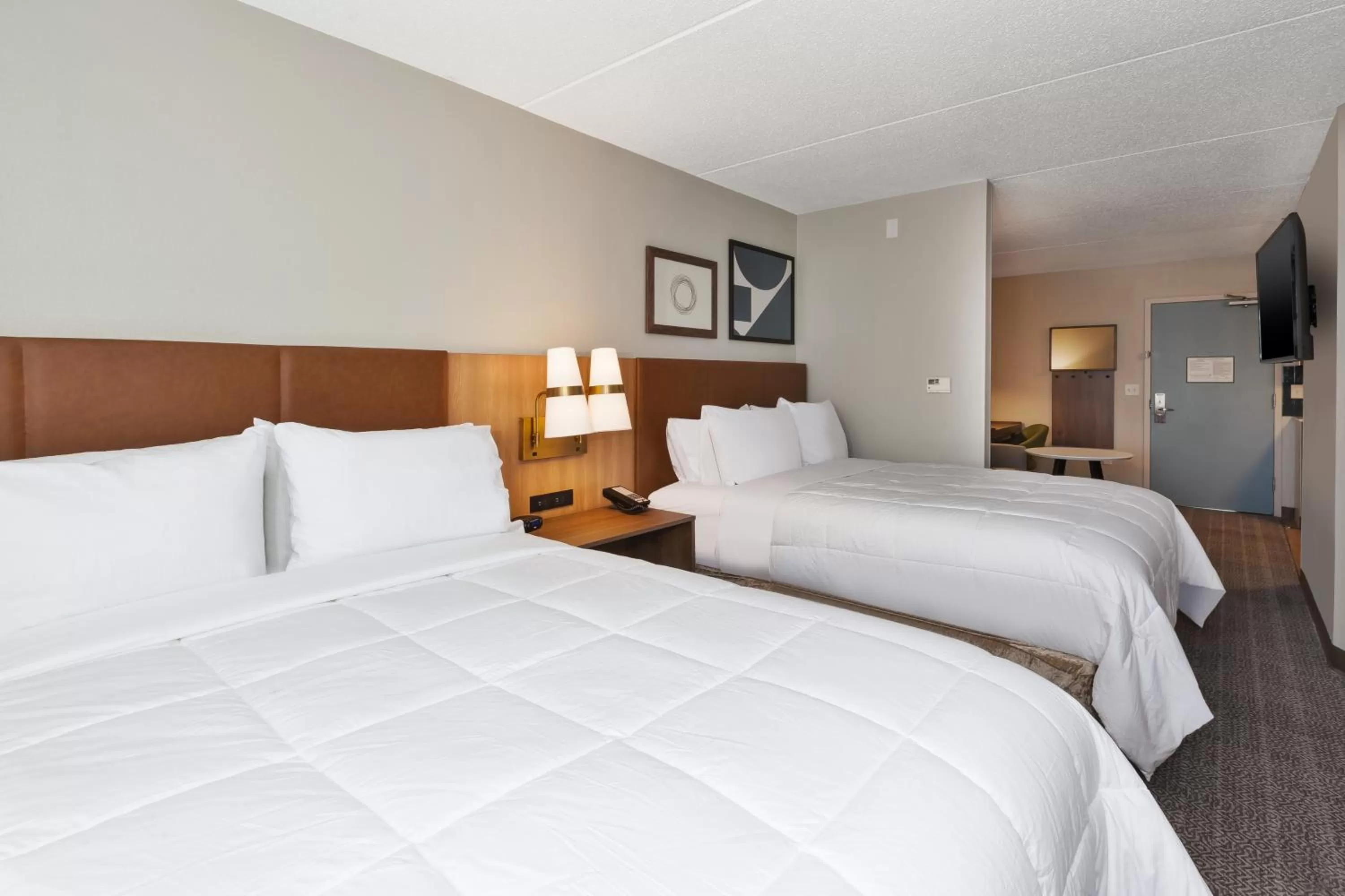 Bed in Staybridge Suites Pittsburgh Airport by IHG
