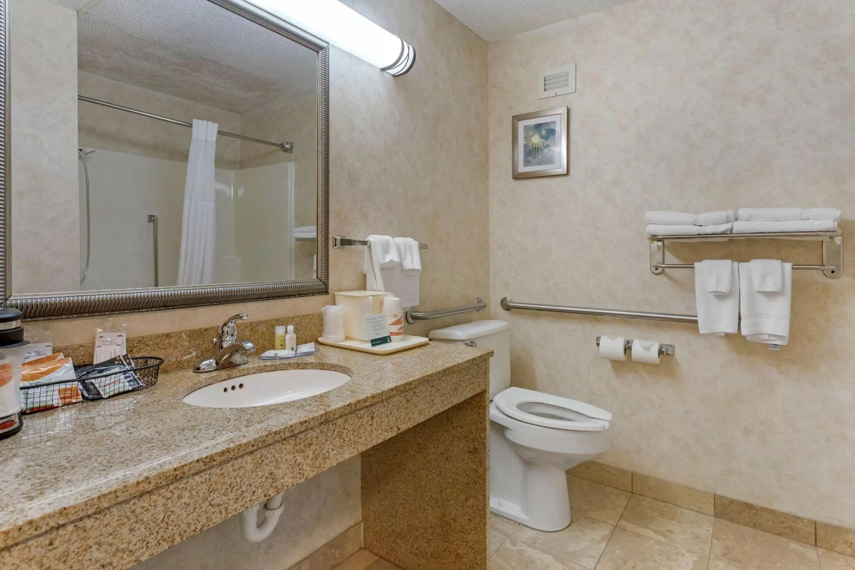 Bathroom in Quality Inn Harrison North