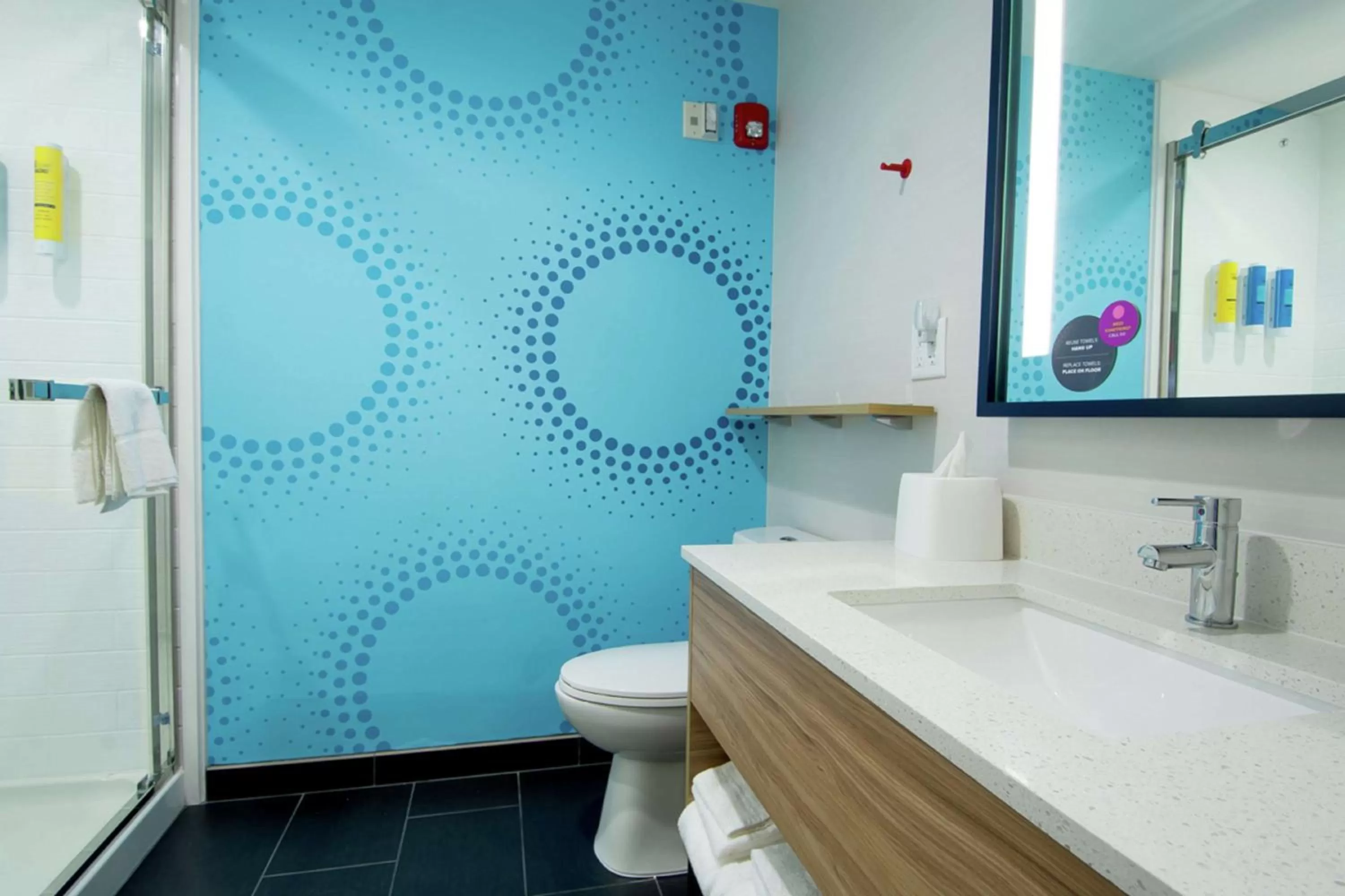 Bathroom in Tru by Hilton Lafayette River Ranch