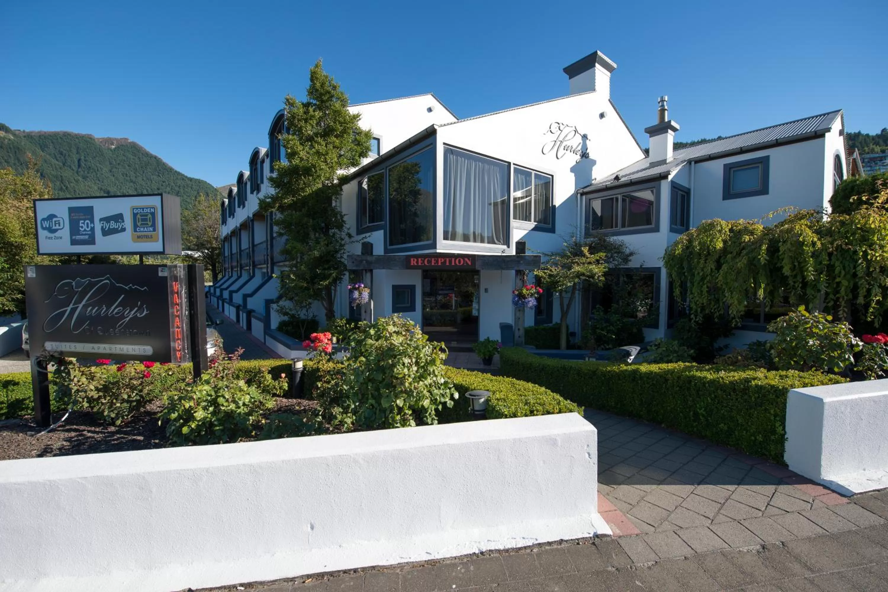 Facade/entrance in Hurley's of Queenstown