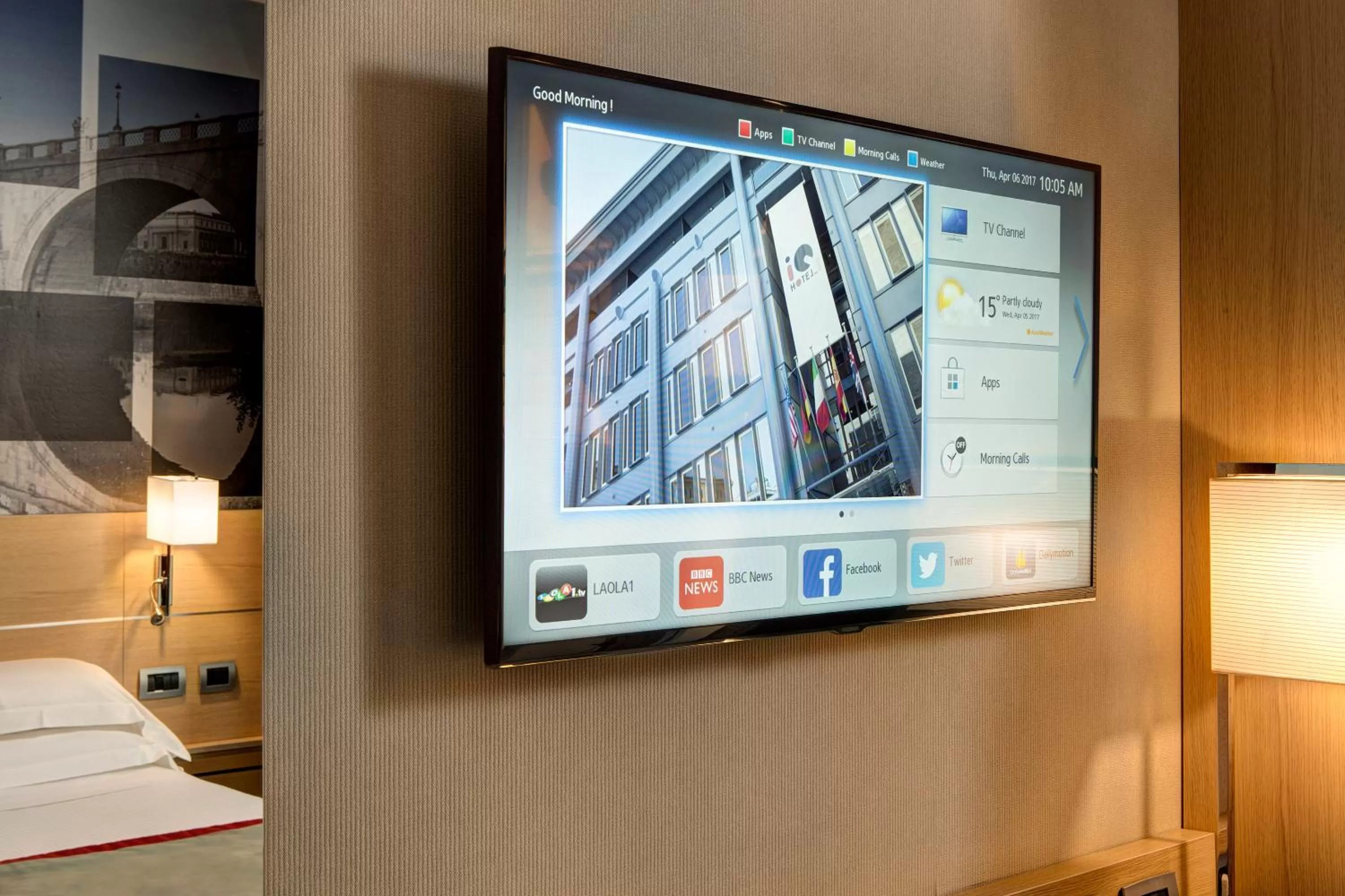 TV and multimedia in iQ Hotel Roma