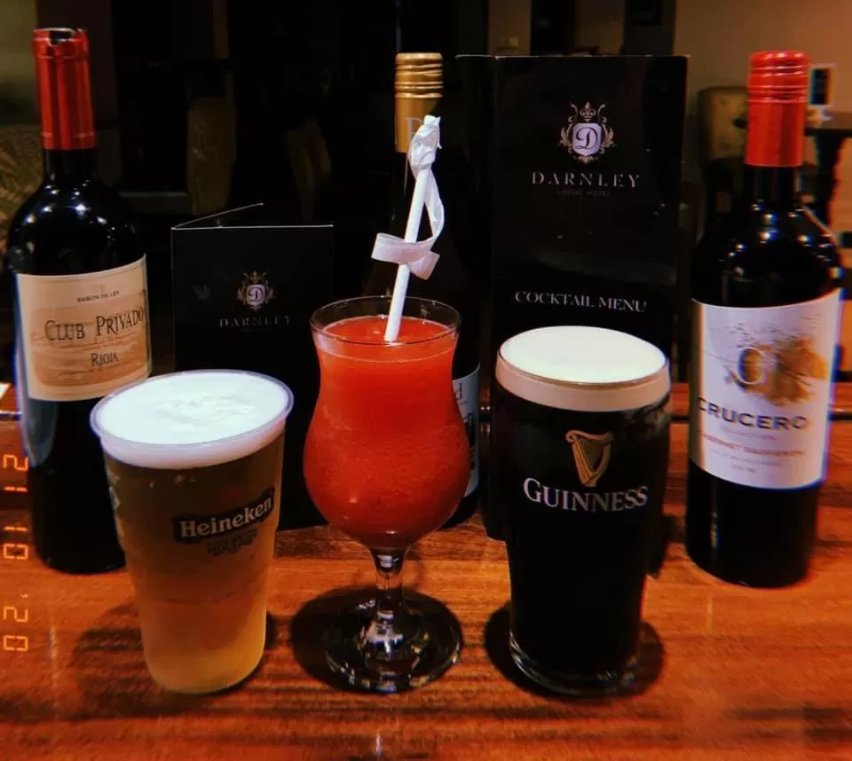 Drinks in Darnley Lodge Hotel