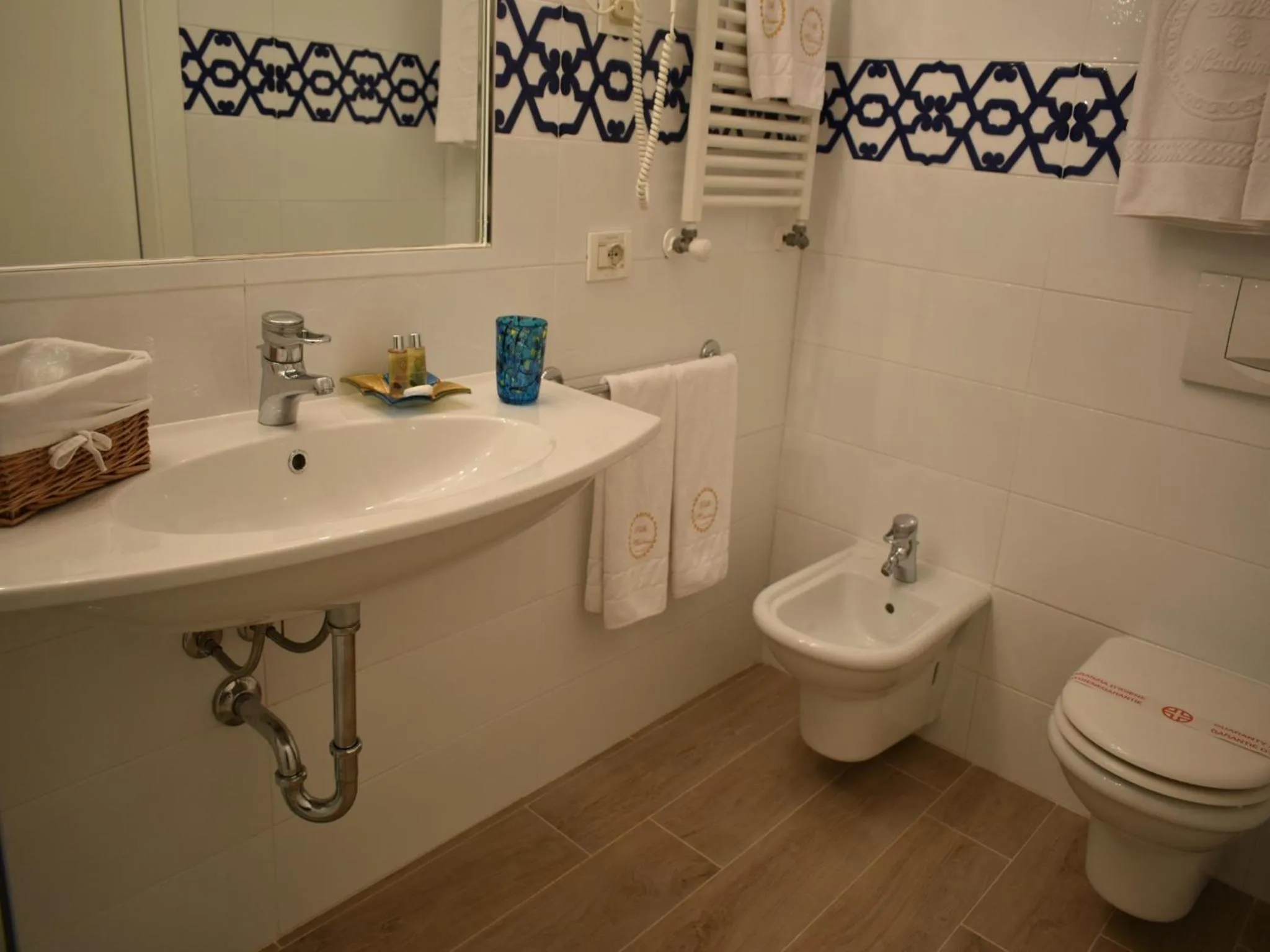 Shower in Villa Madrina Lovely and Dynamic Hotel