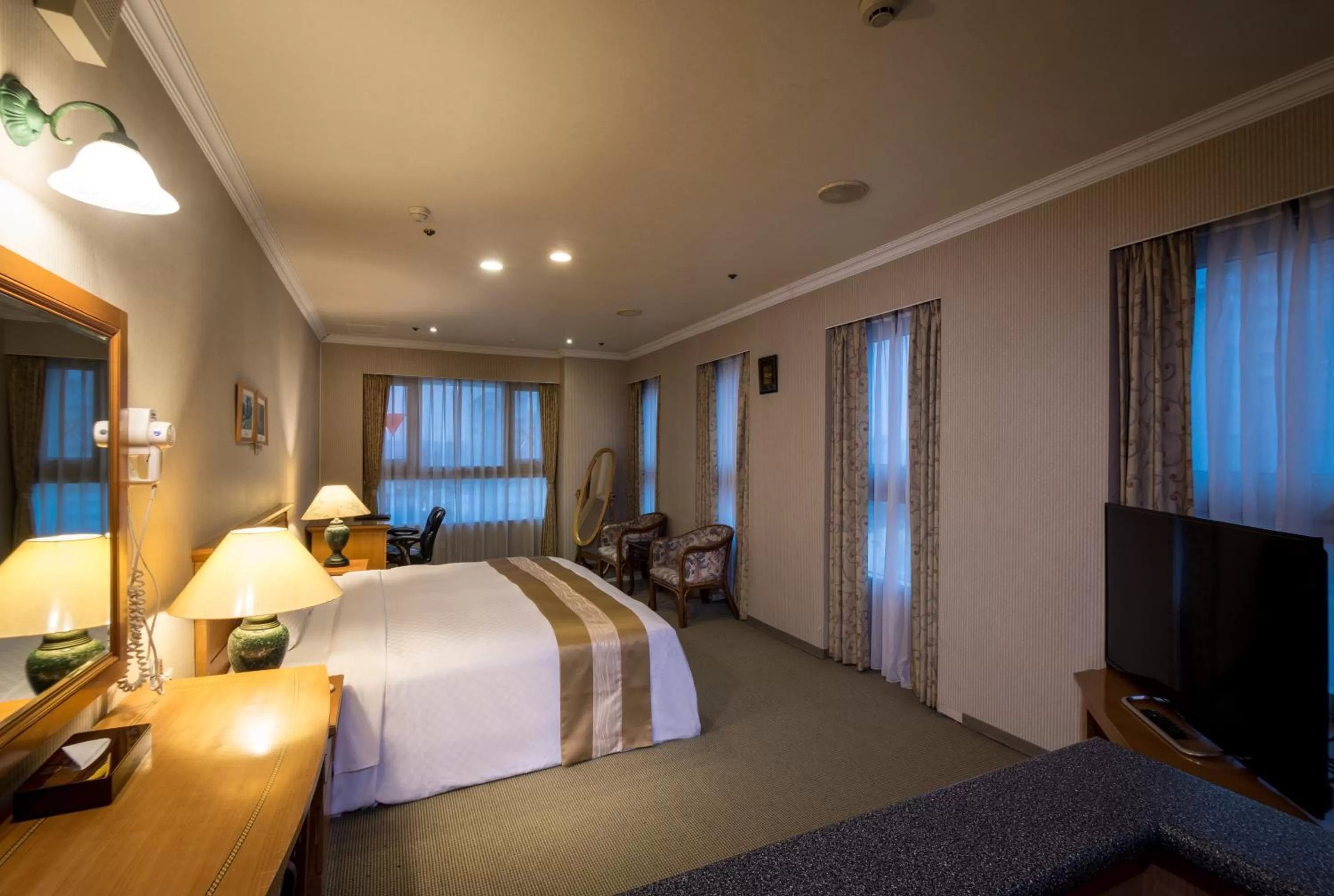 Photo of the whole room, Bed in Formosa Corridor Hotel
