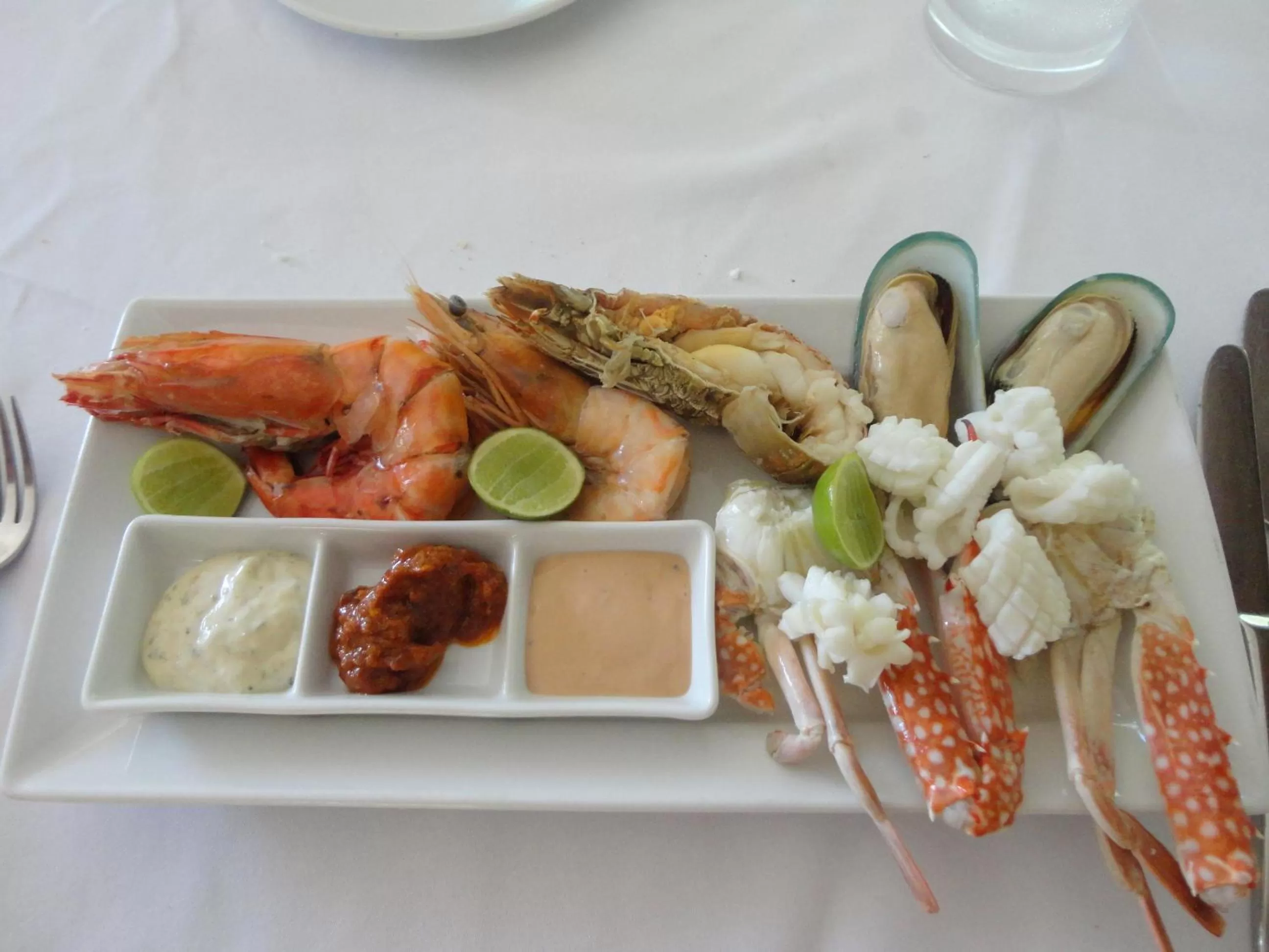 Food and drinks in The Sarojin