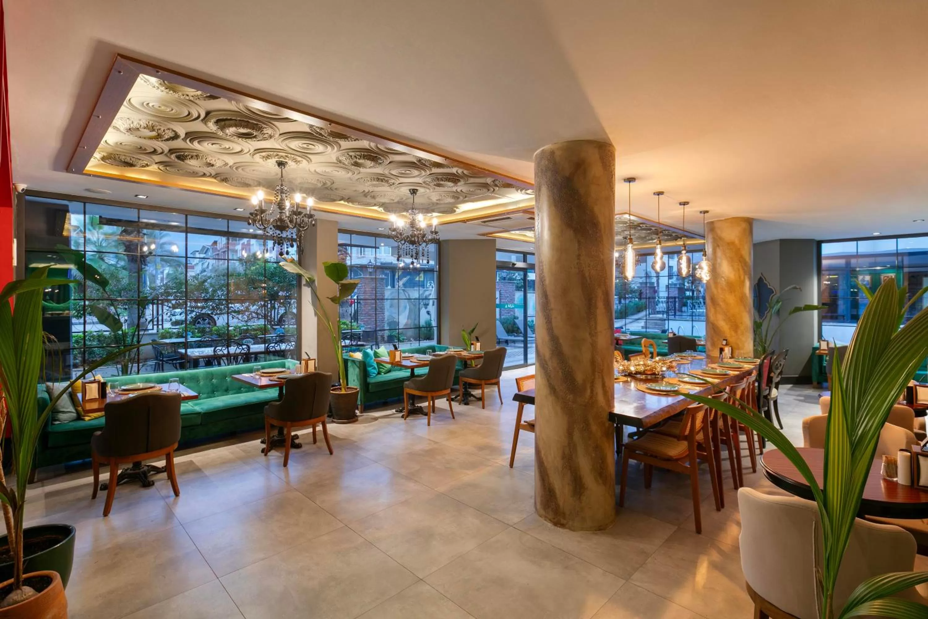 Restaurant/places to eat in Azuu Boutique Hotel