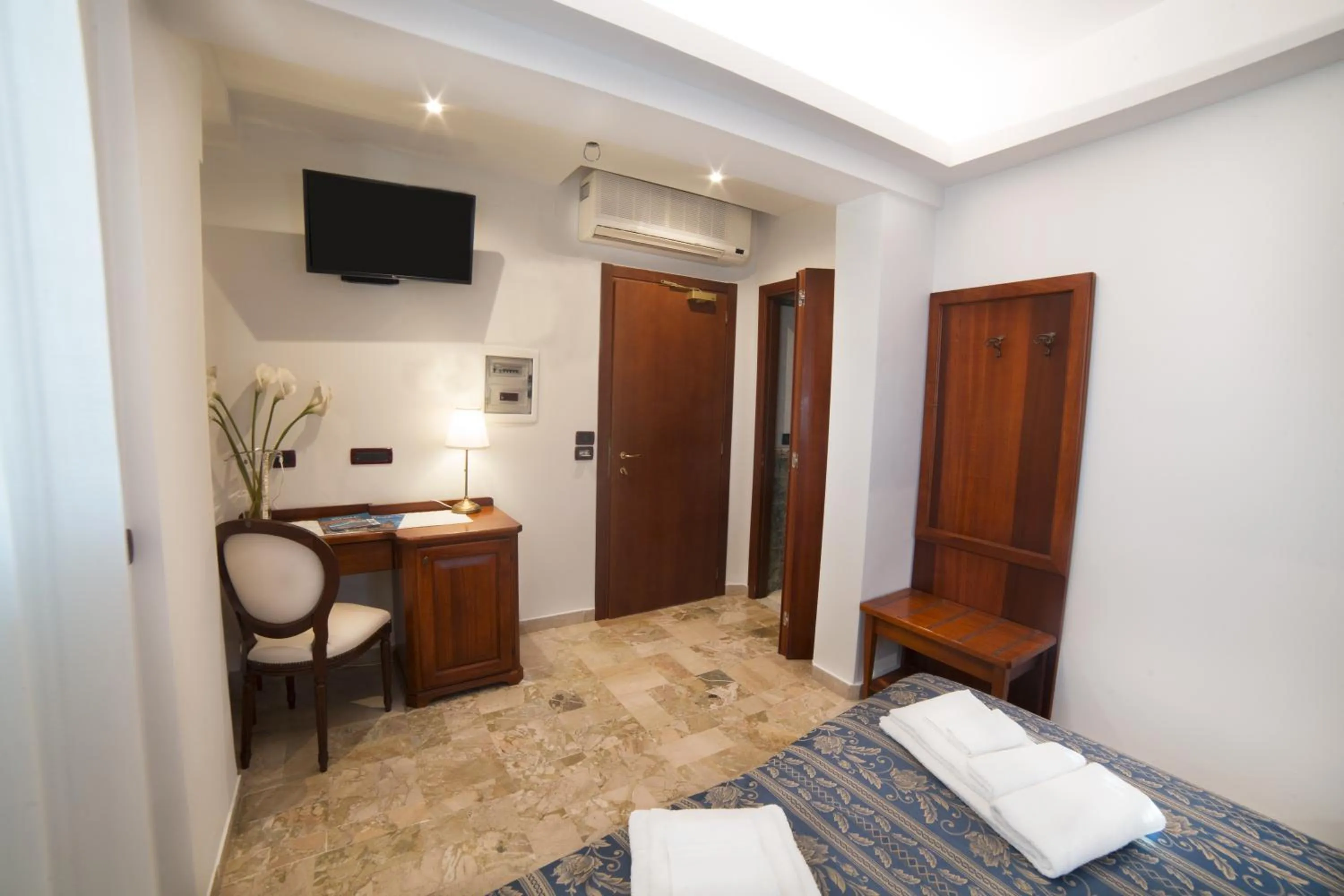 Photo of the whole room, Bed in Hotel La Giara