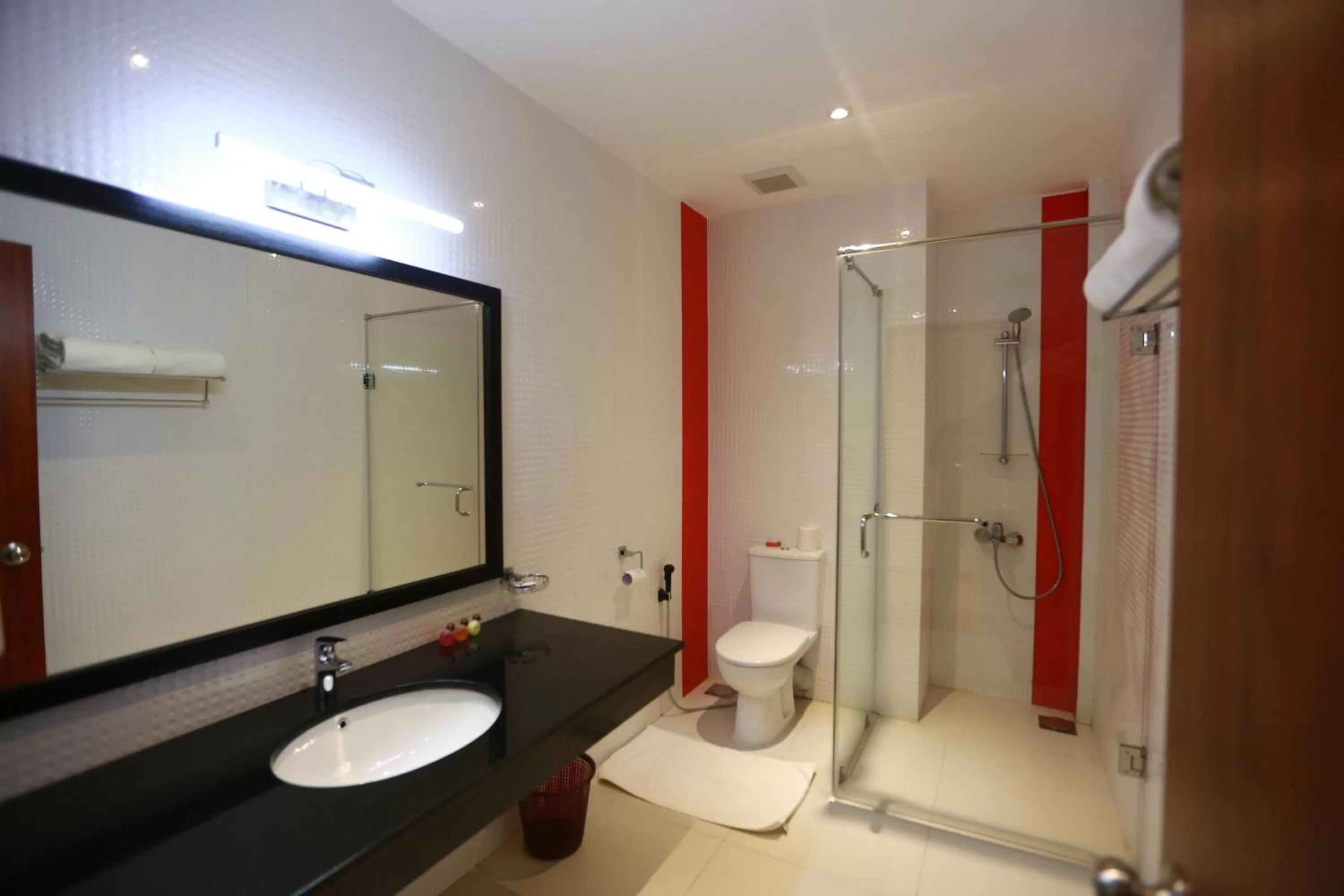 Bathroom in Royal Kandyan Hotel