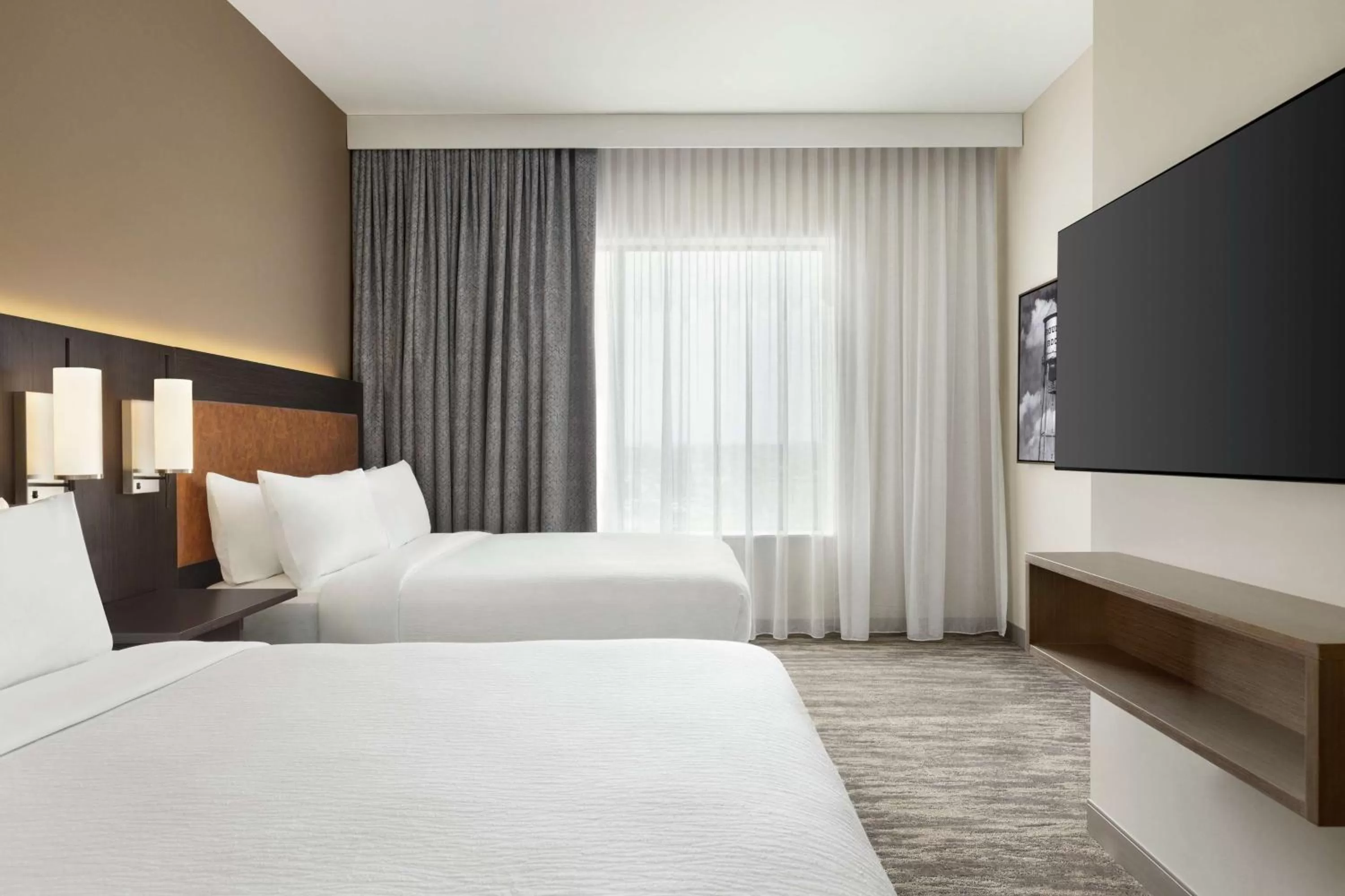 Bed in Embassy Suites by Hilton Round Rock