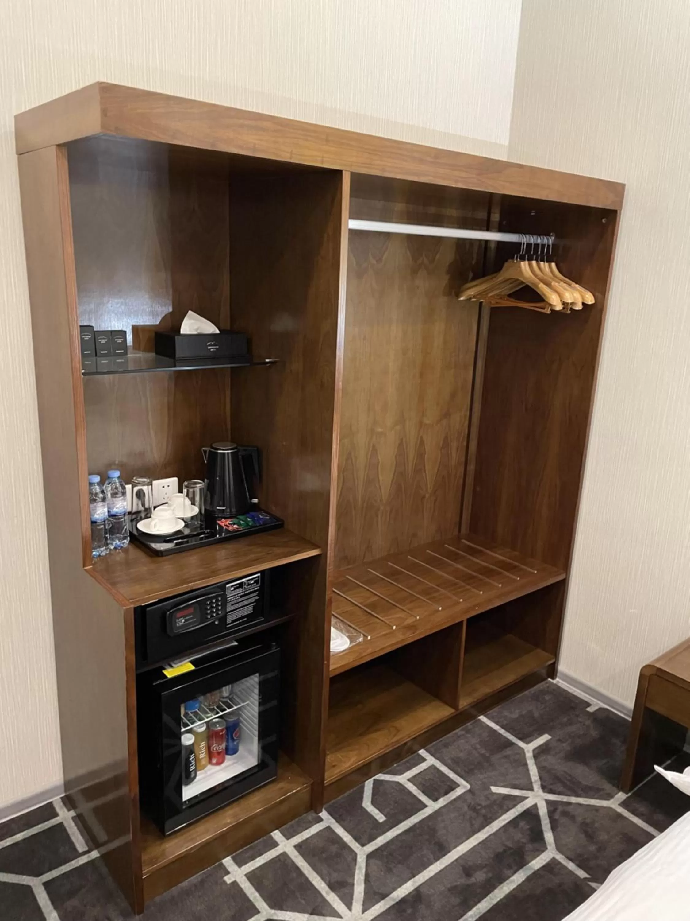 Coffee/tea facilities in City Centre Hotel