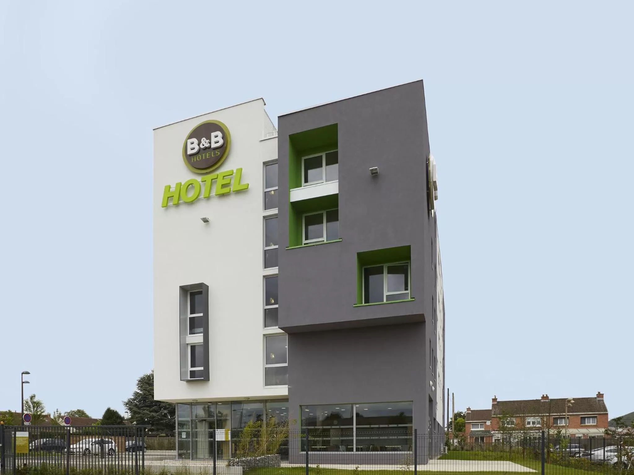 Facade/entrance in B&B HOTEL Lens Musée Du Louvre