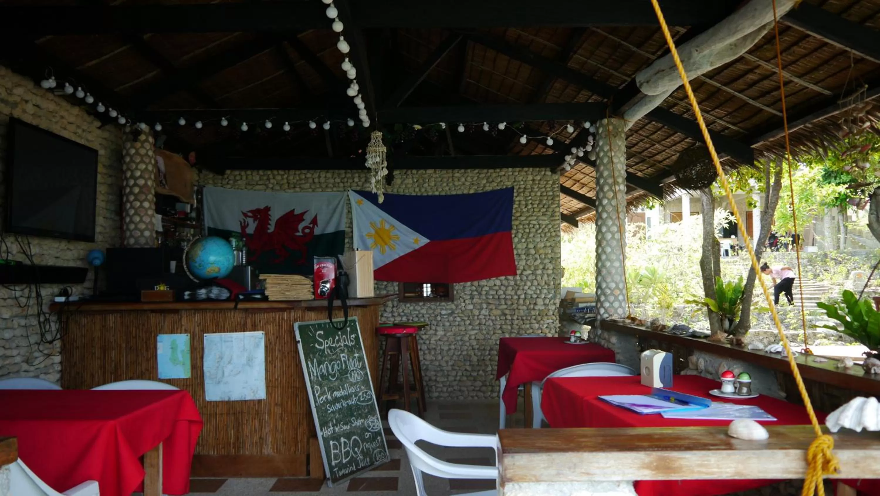 Restaurant/places to eat in Moalboal T Breeze Coastal Resort