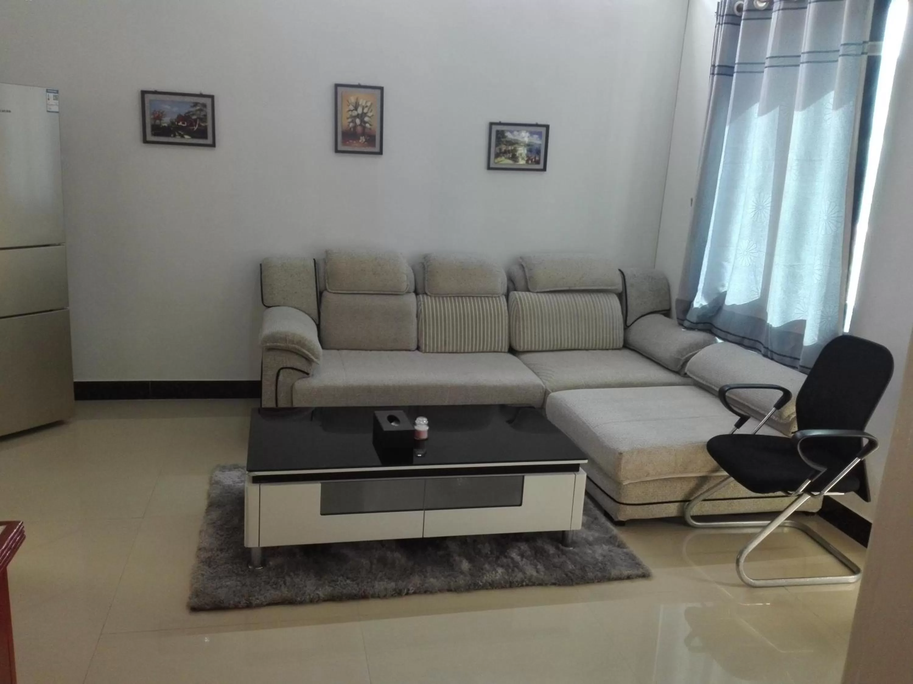 Living room in Riverside Hotel