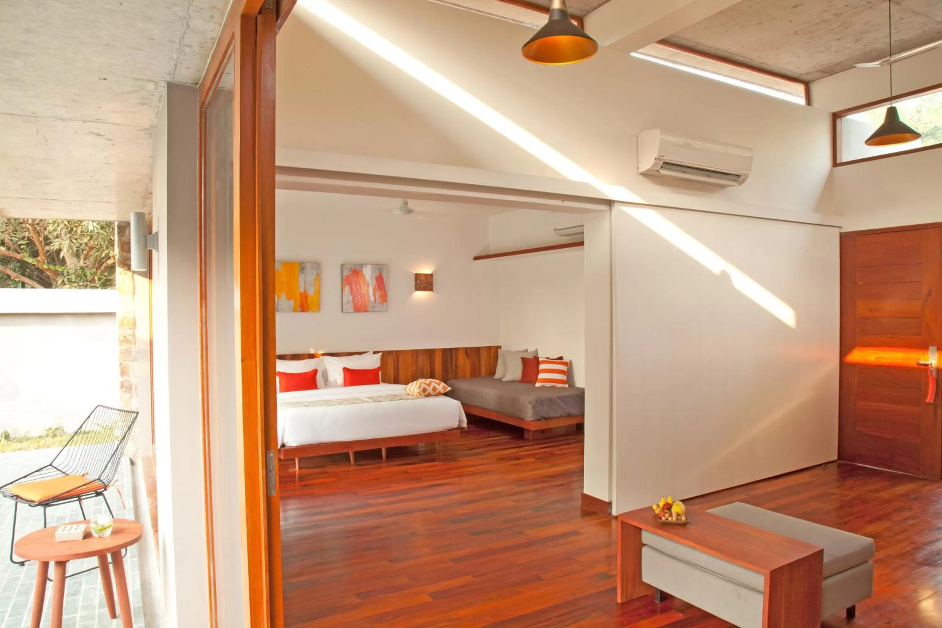 Living room, Bed in Templation Hotel