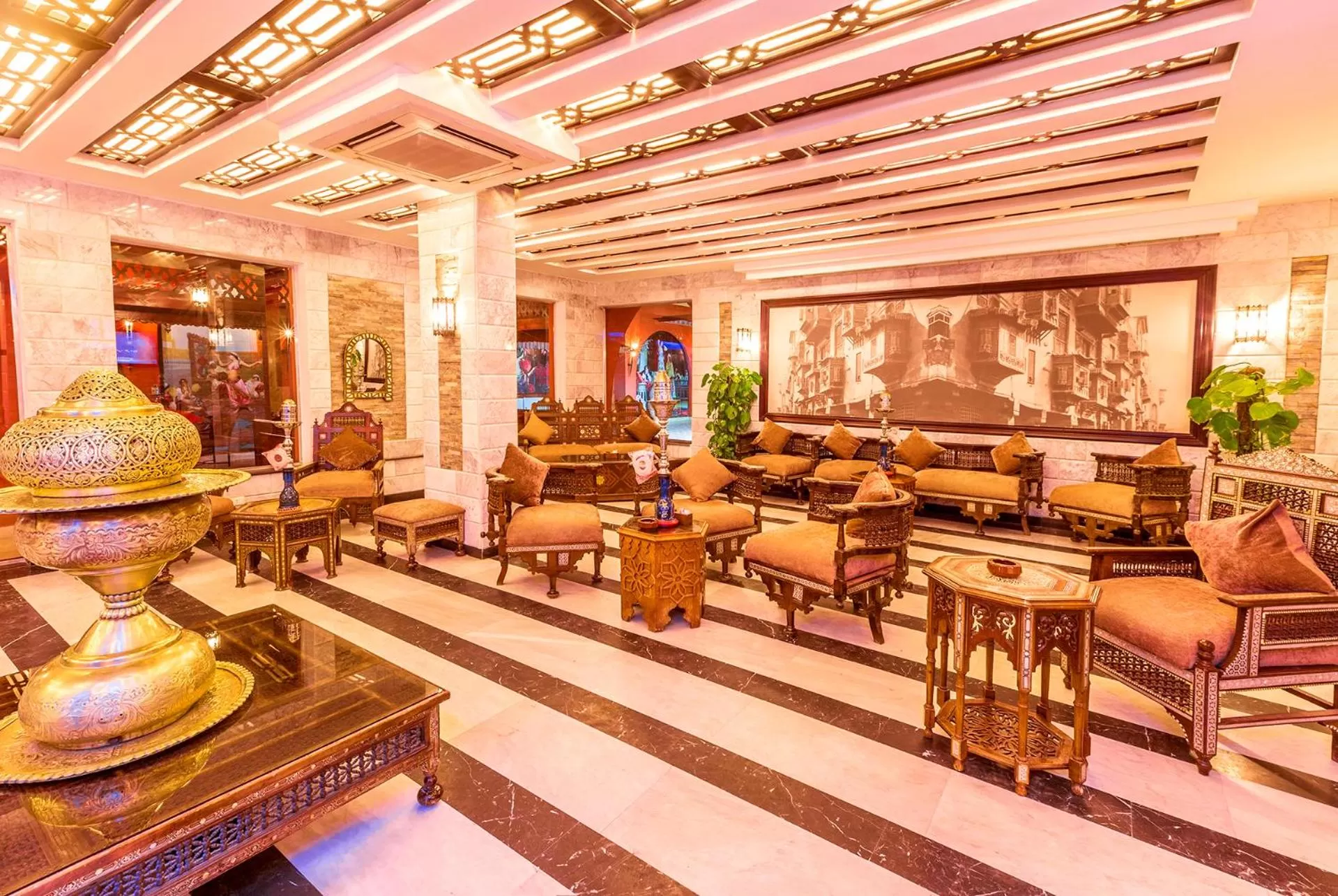 Lounge or bar in Pickalbatros Alf Leila Wa Leila Resort - Neverland Hurghada