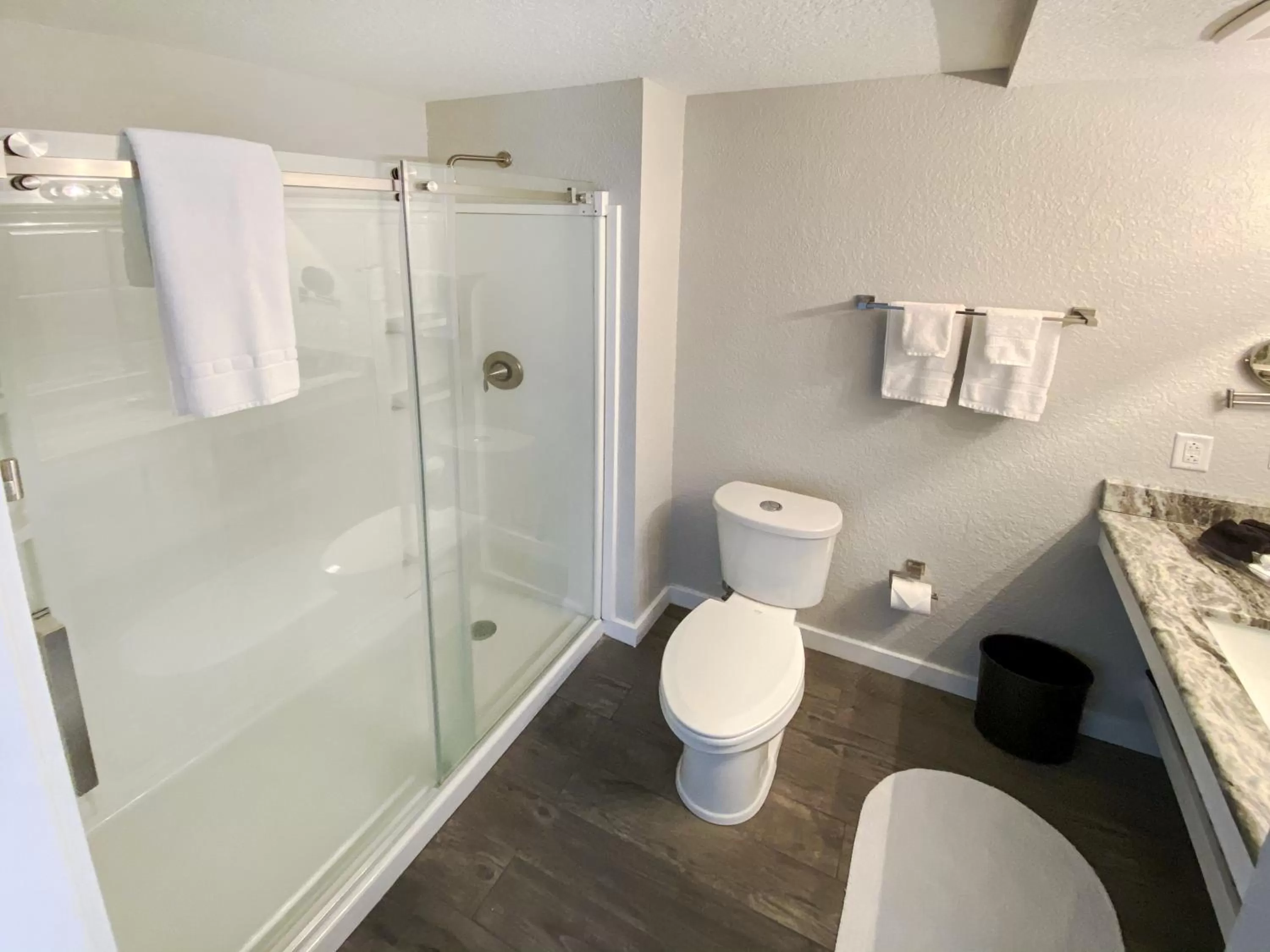 Shower in Artisan Downtown