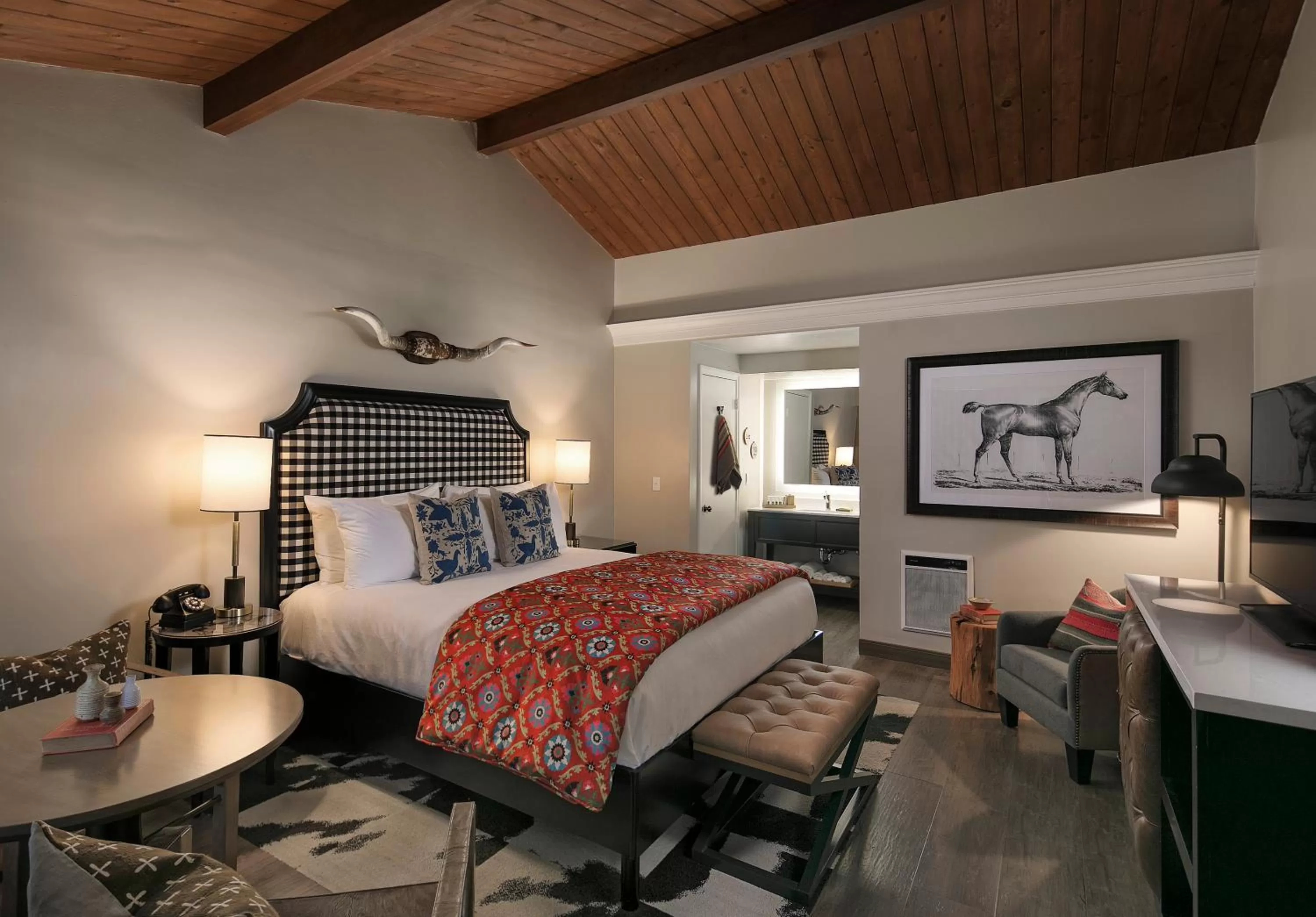 Photo of the whole room, Bed in Oceanpoint Ranch