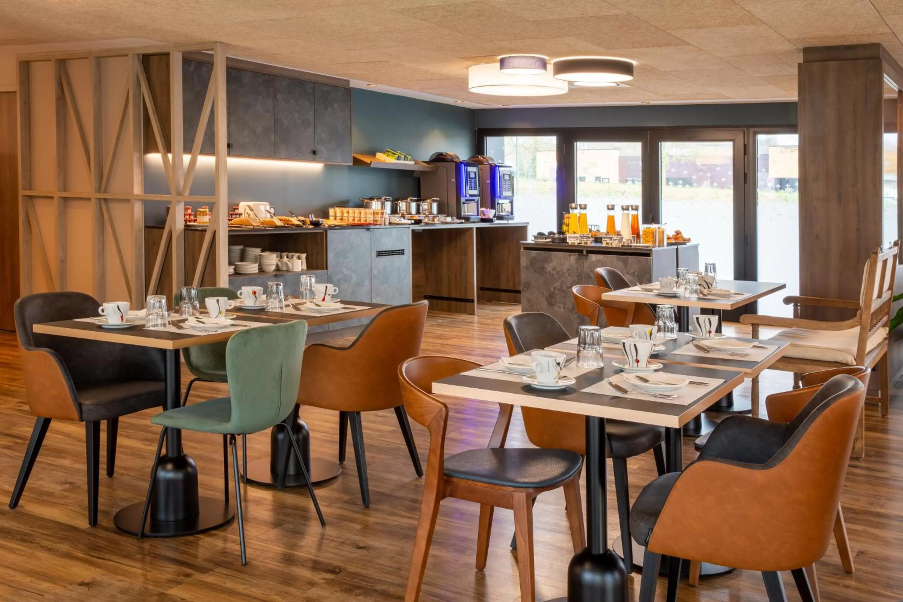 Breakfast in Best Western Plus Le Conquerant Rouen Nord