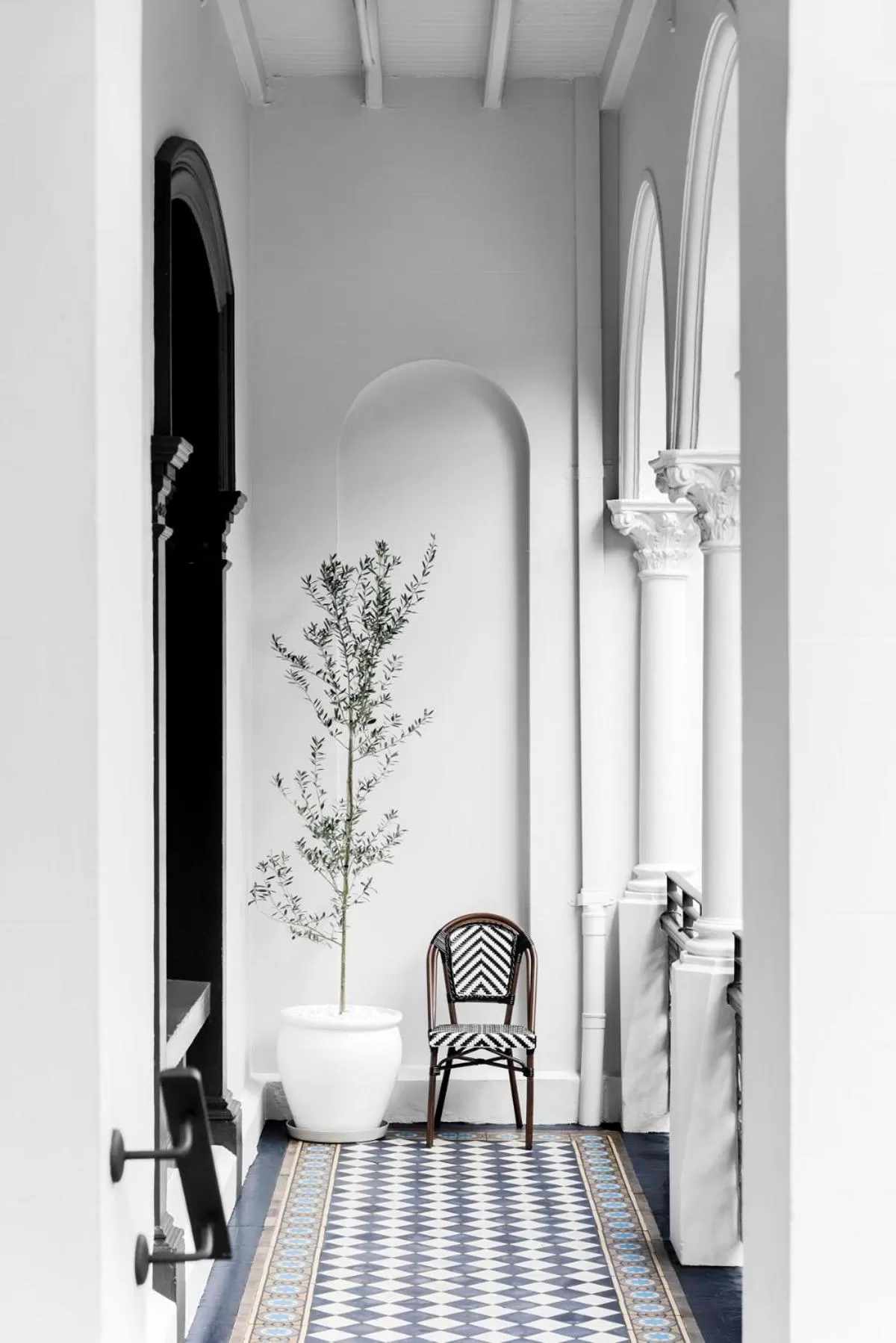 Property building in Hotel Challis Potts Point