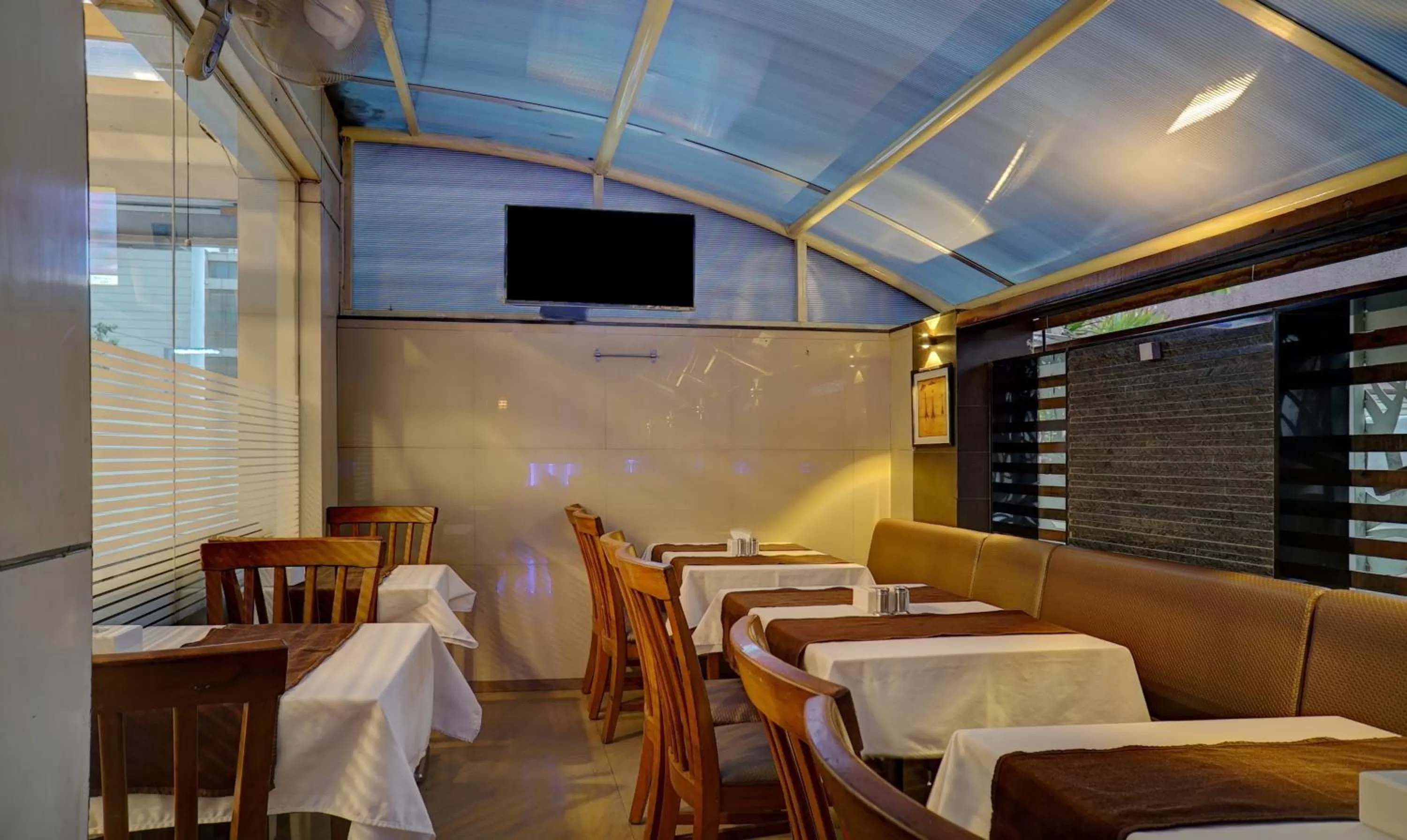 Restaurant/places to eat in Treebo Bhagyashree Executive