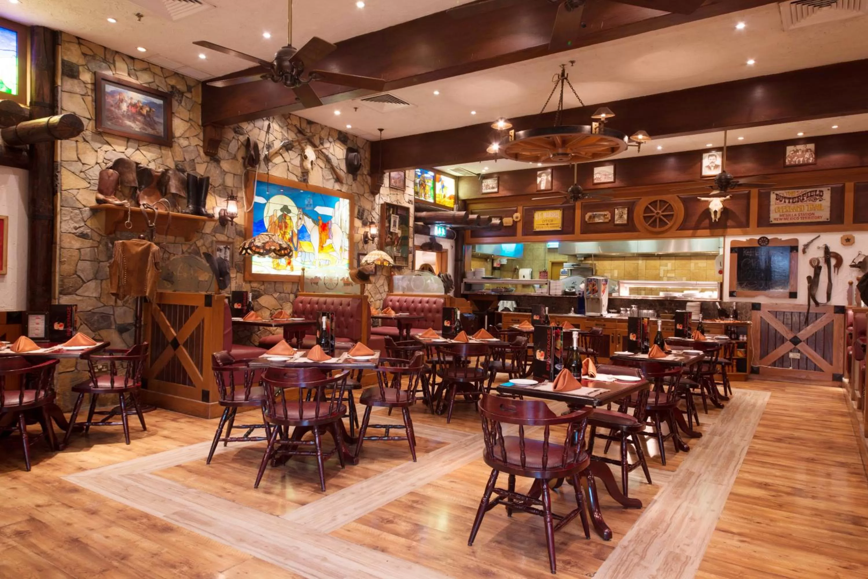 Restaurant/places to eat in Holiday Inn Kuwait Al Thuraya City by IHG