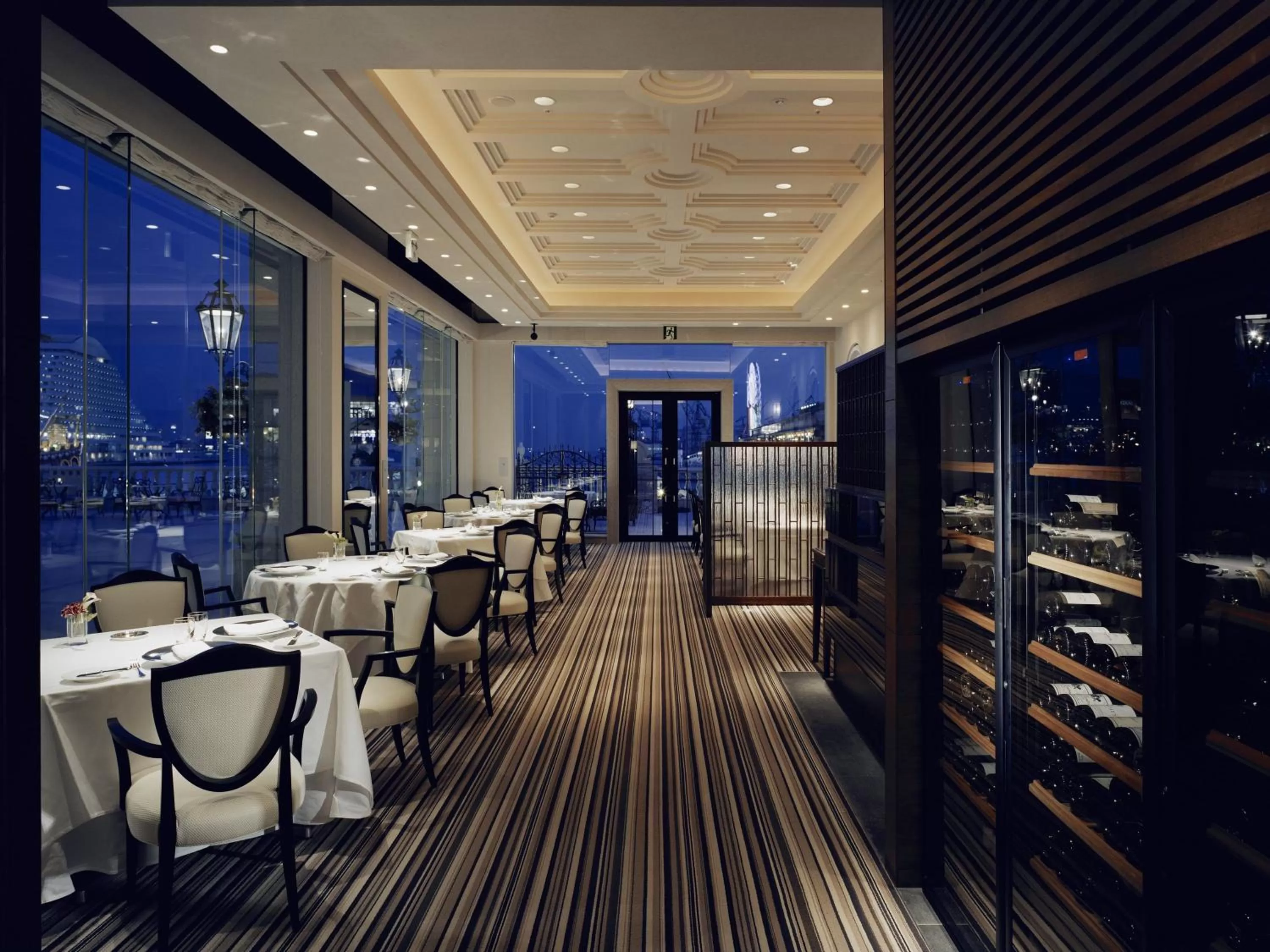Restaurant/places to eat in Hotel La Suite Kobe Harborland