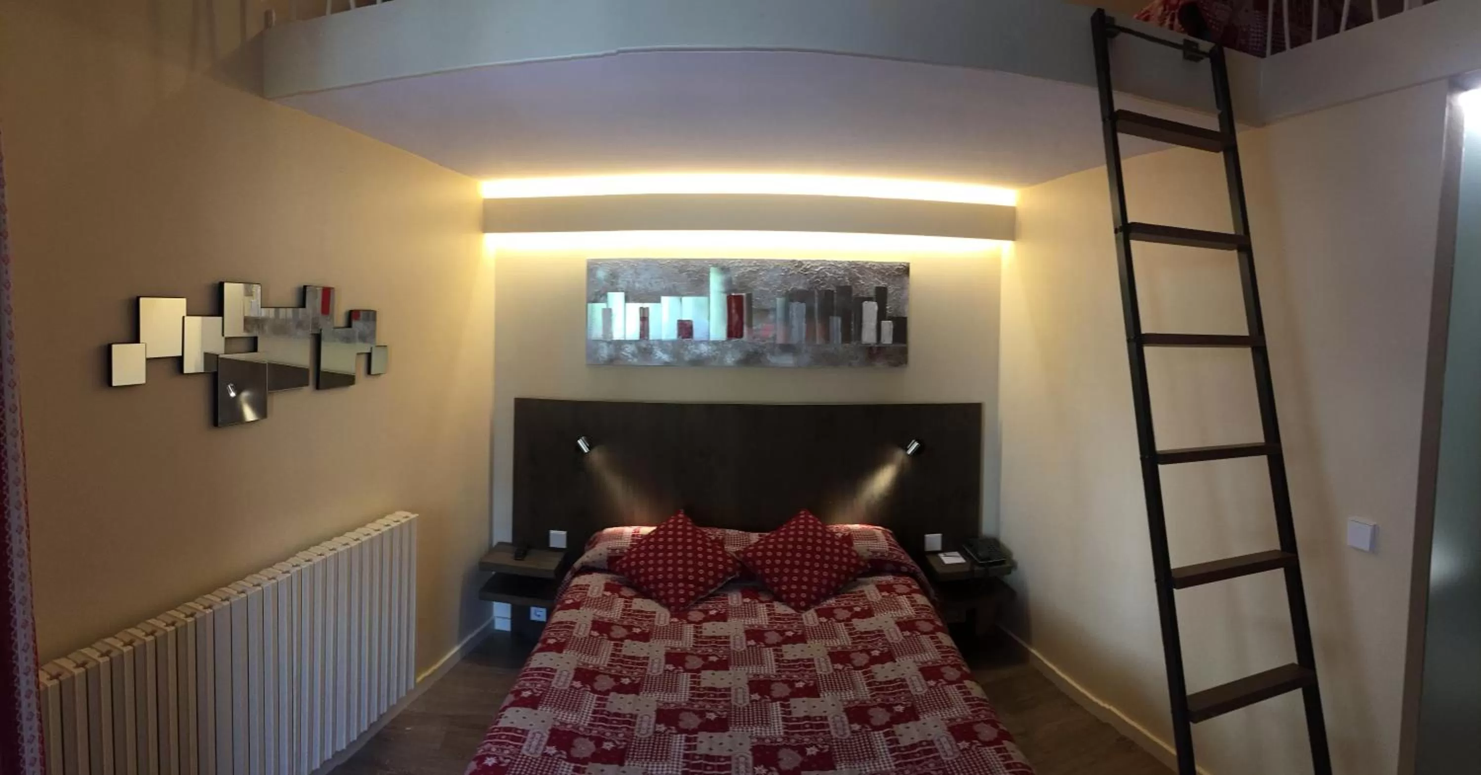 Bedroom, Bed in Hotel L’Ermita B&B