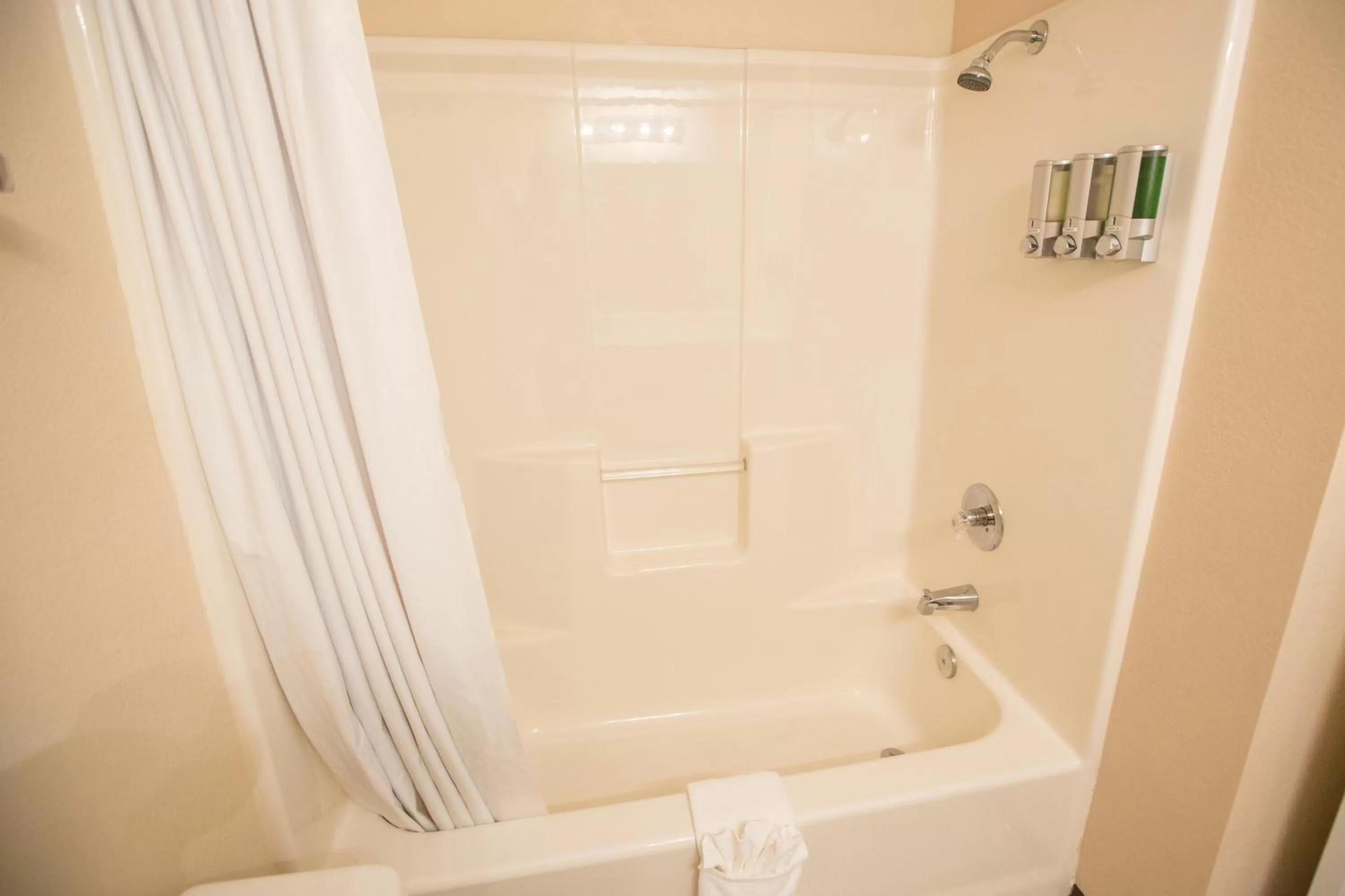 Shower in Rosebud Inn