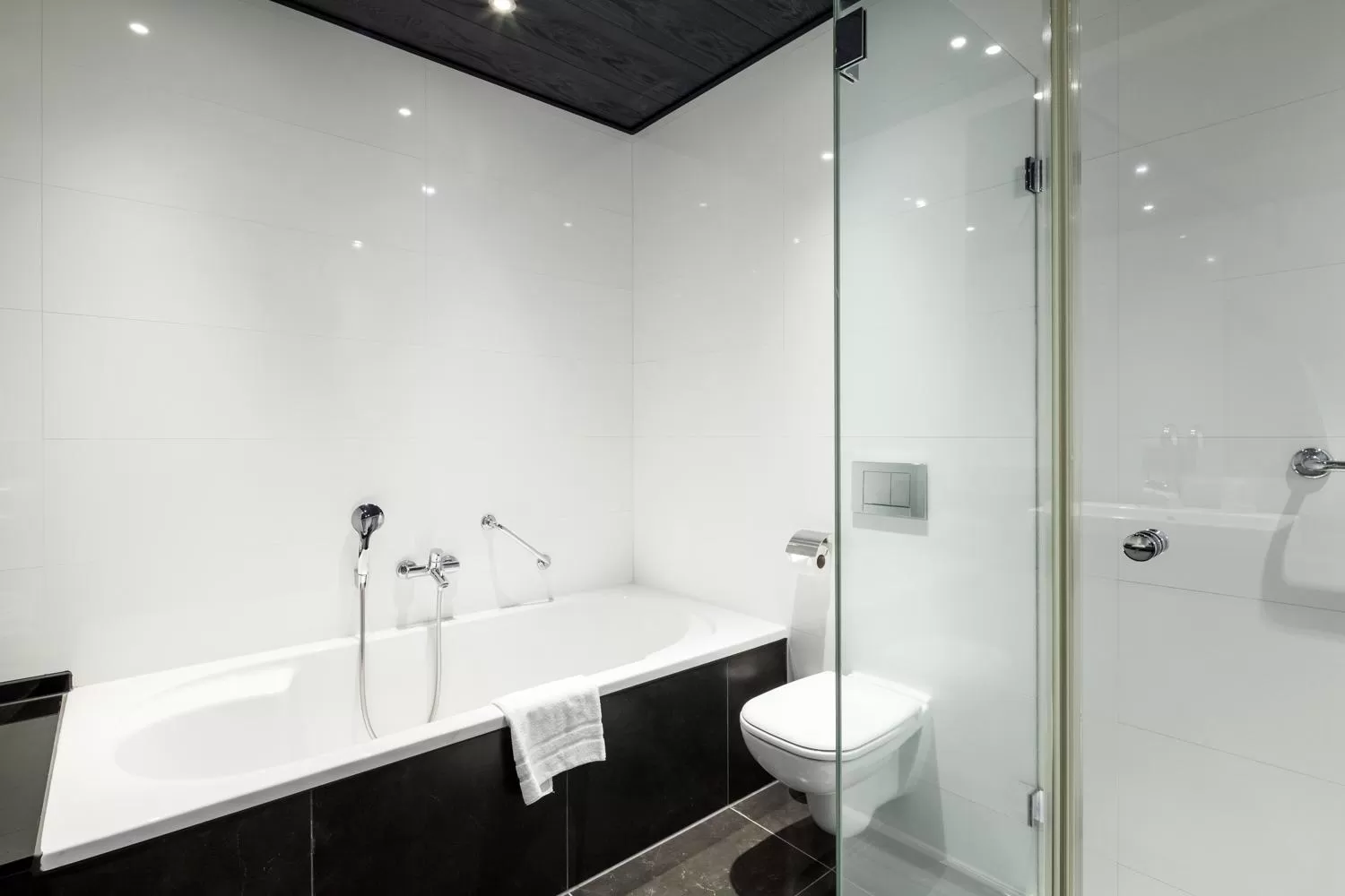 Shower in Van der Valk Hotel Sneek