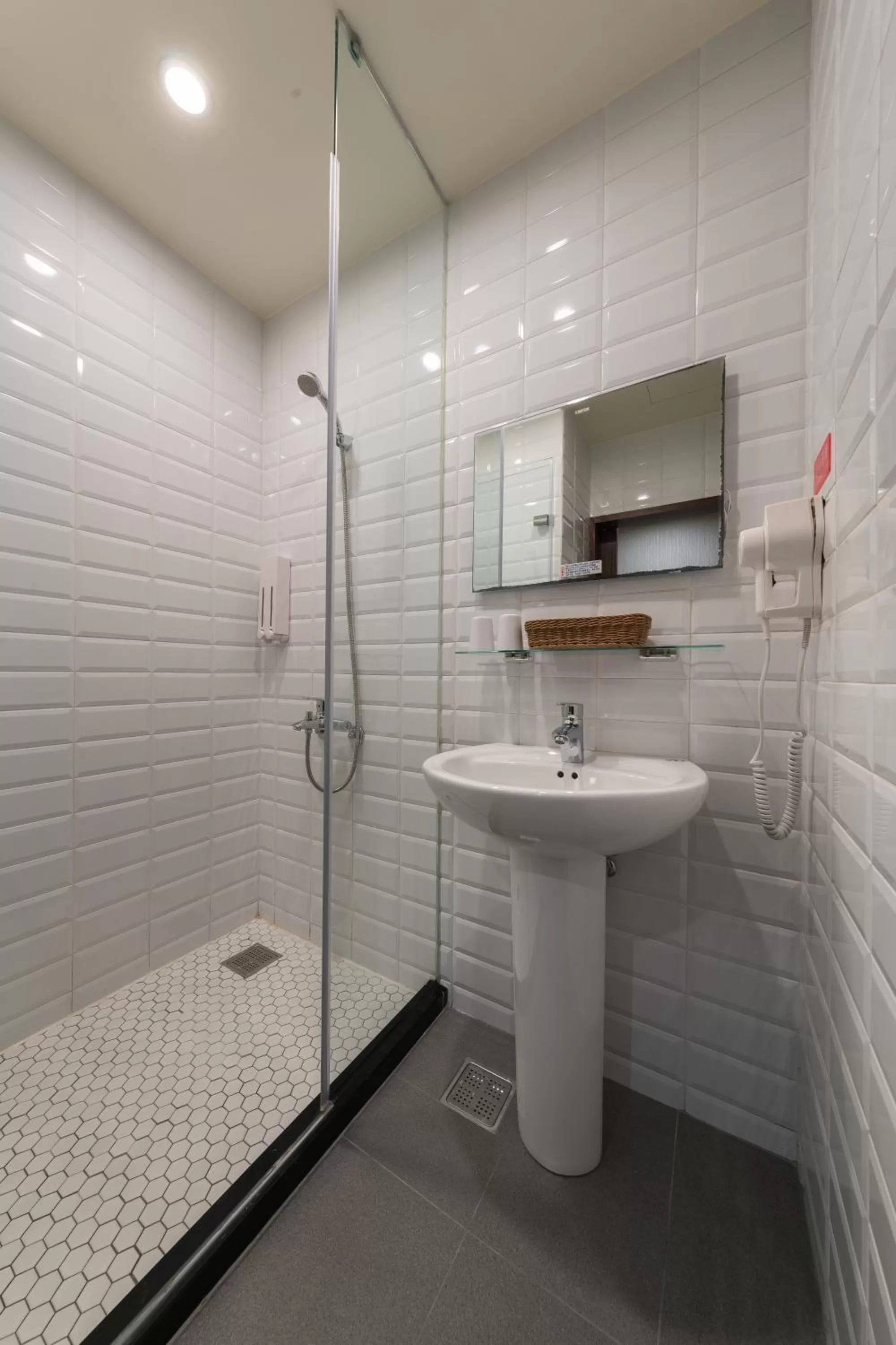 Shower in Skyone Hotel