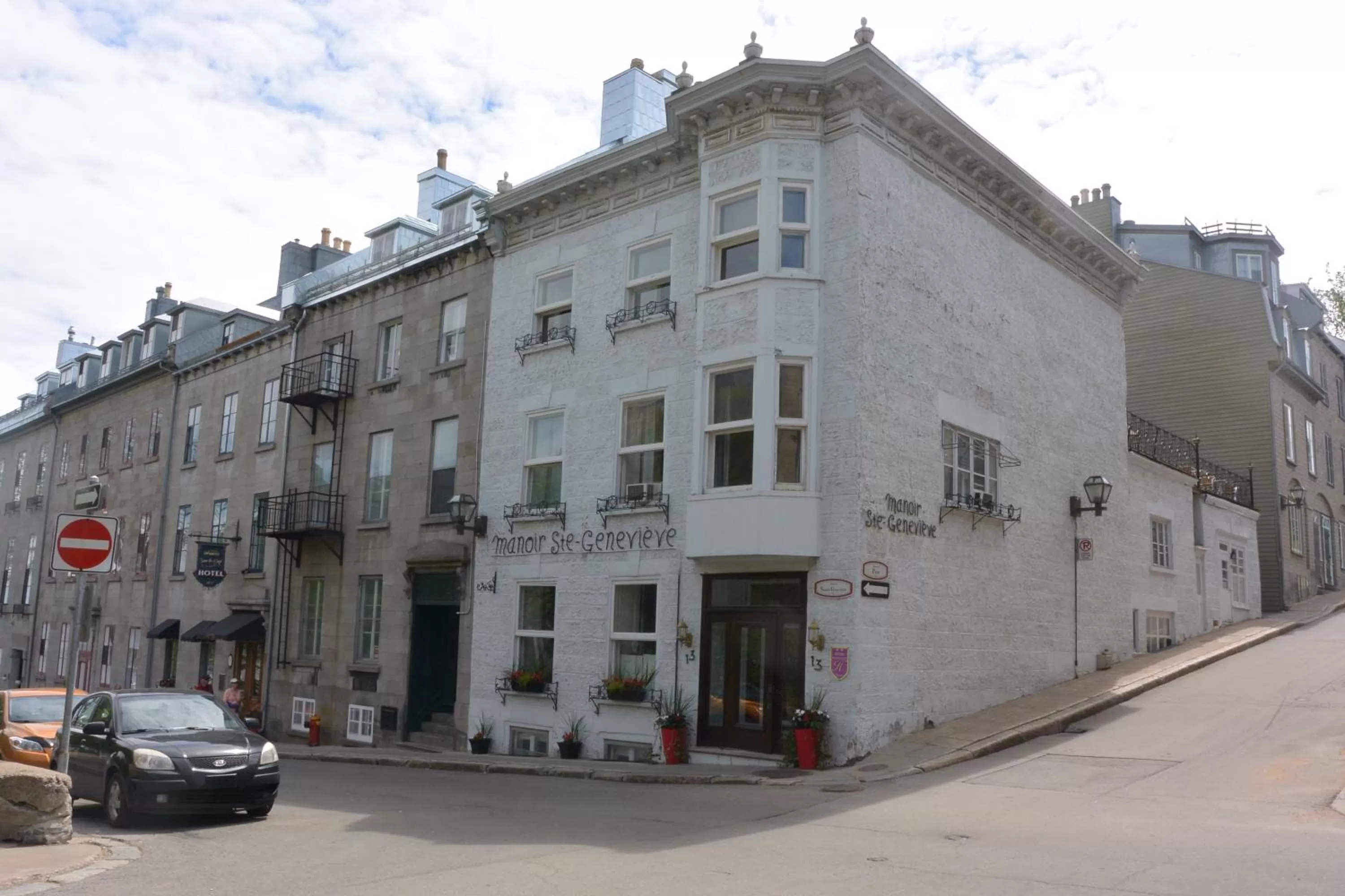 Property building in Manoir Sainte Genevieve