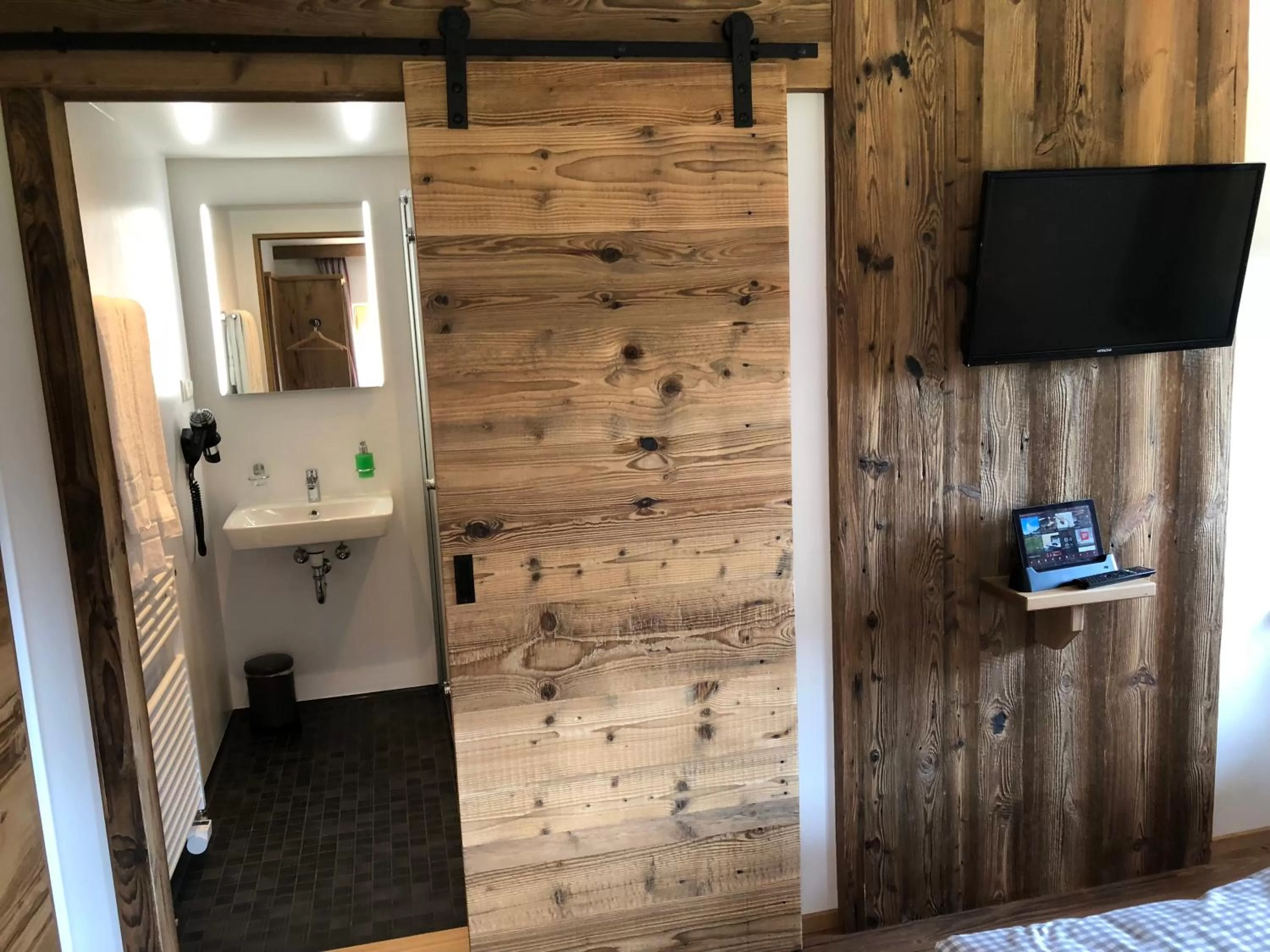 Bathroom in Berggasthof Obere Firstalm