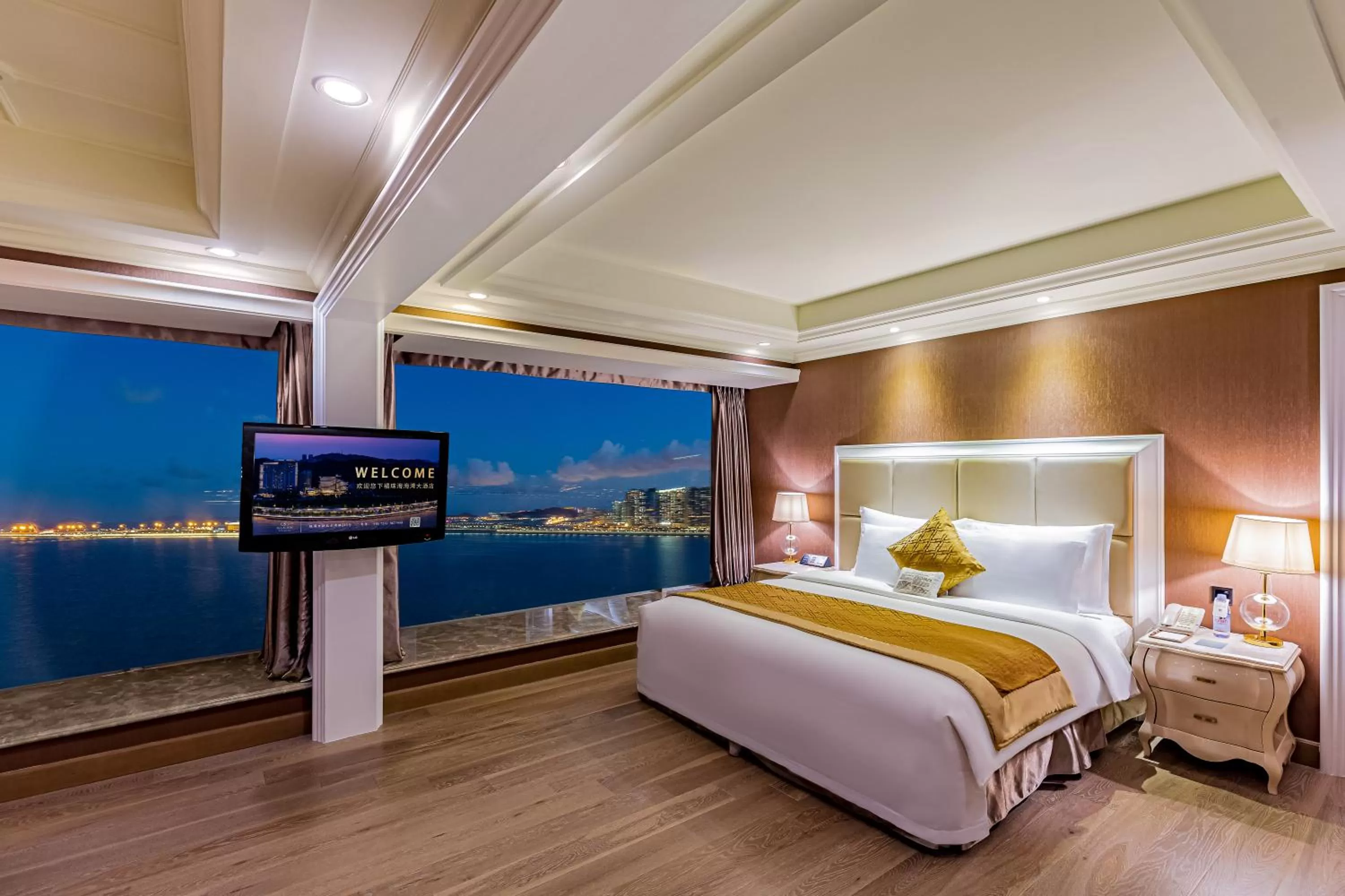 Bed in Grand Bay Hotel Zhuhai