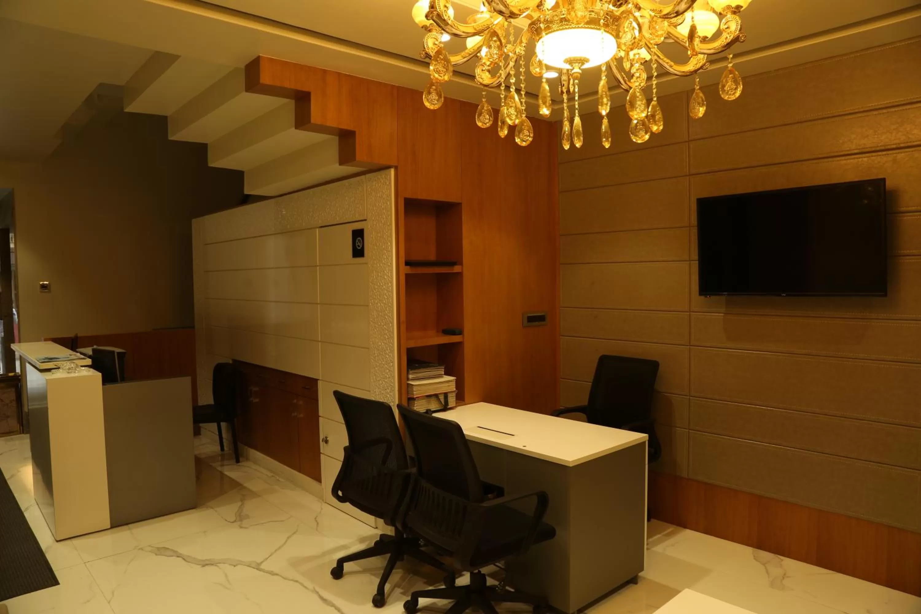 Living room in Hotel Reva Regency