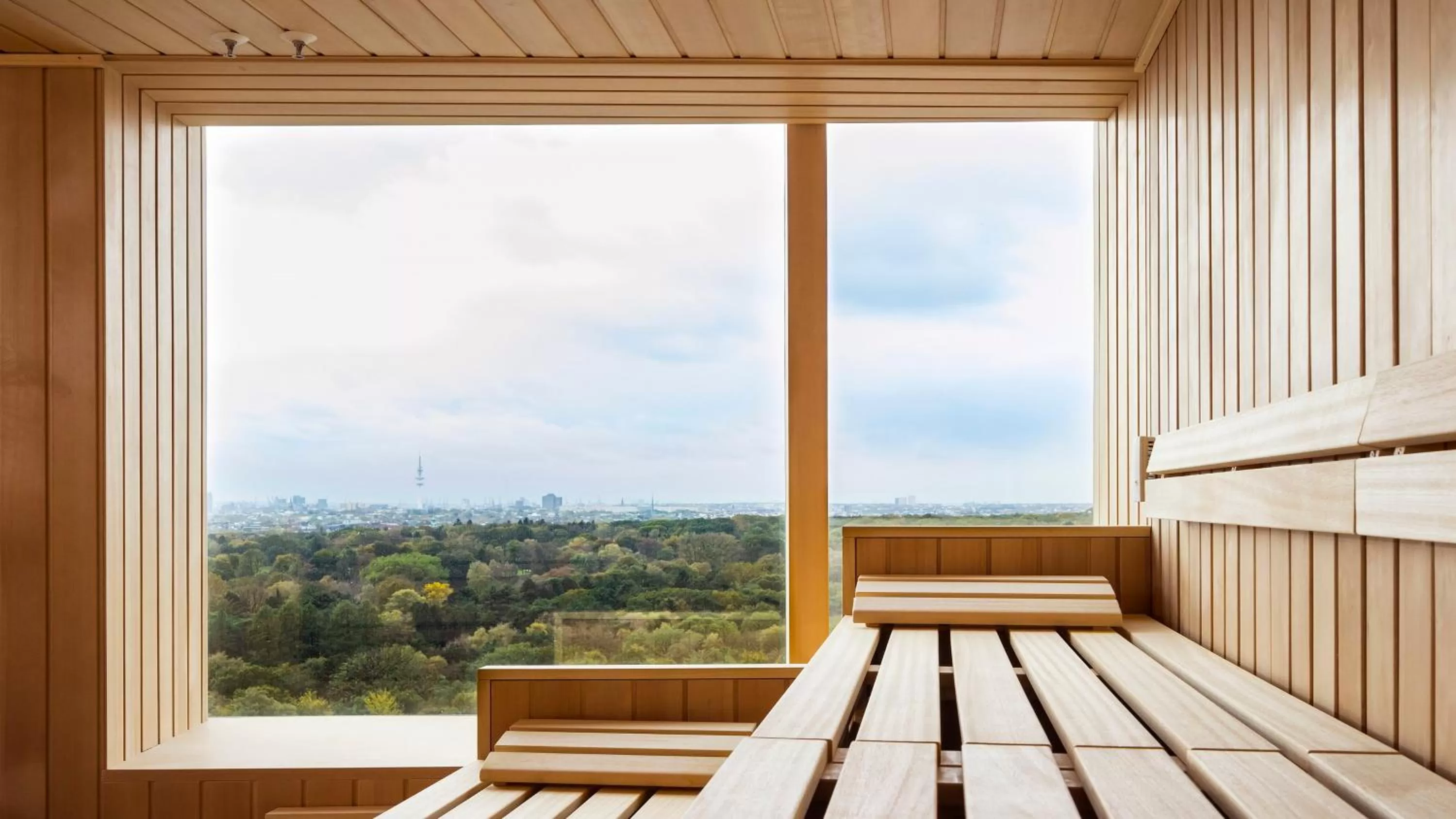 Fitness centre/facilities in Holiday Inn Hamburg - City Nord by IHG