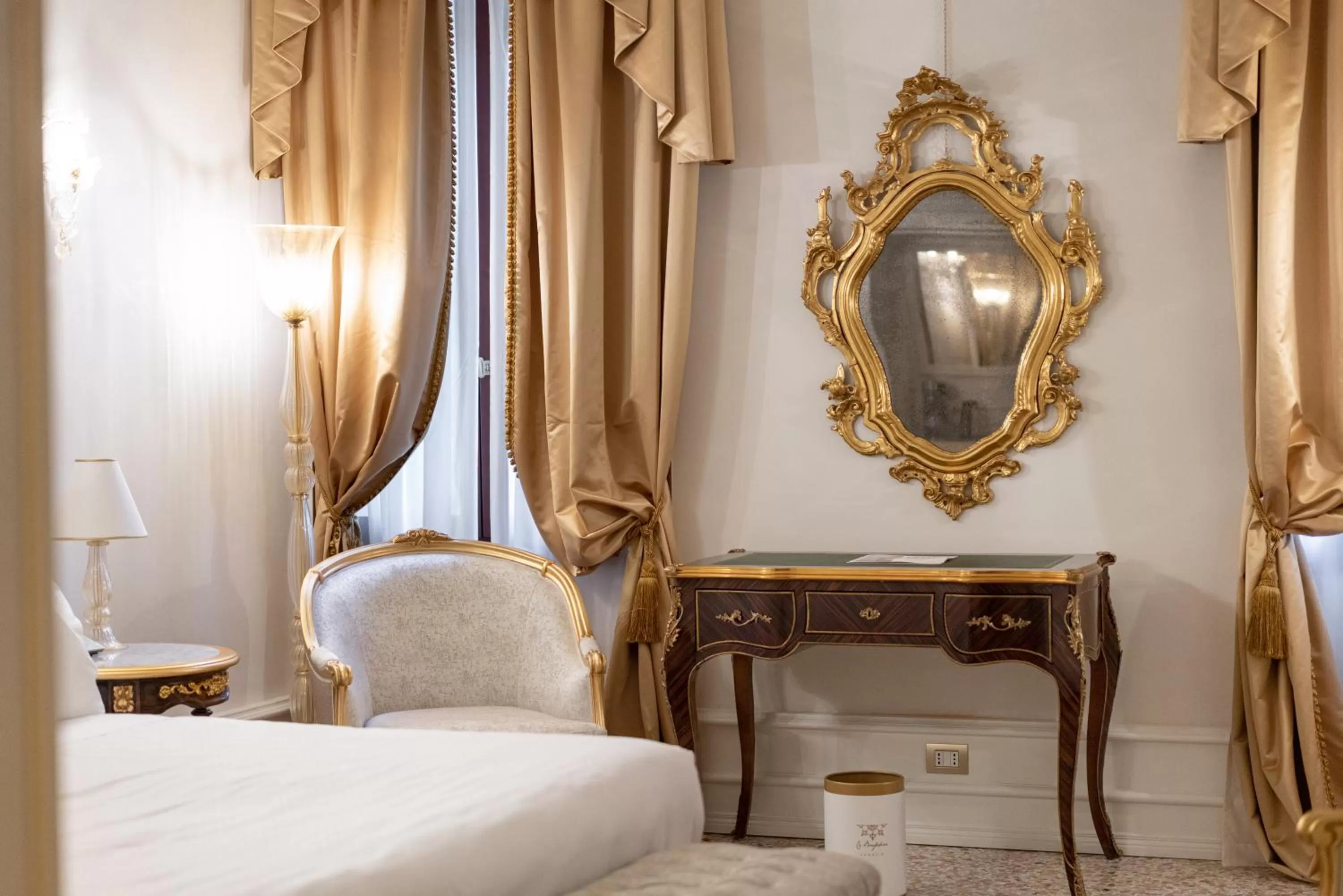 Bedroom, Bed in Ca' Bonfadini Historic Experience