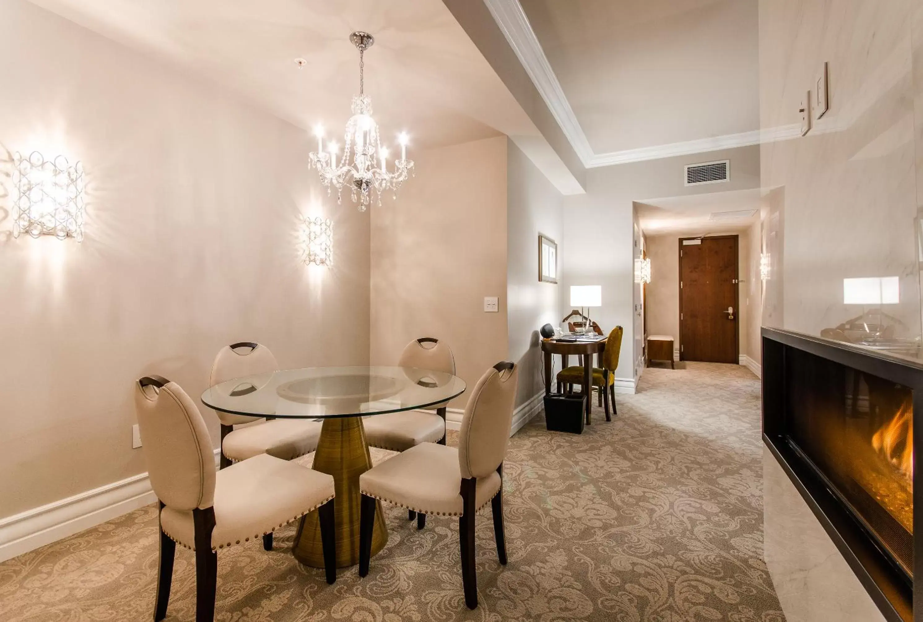 Suite Anvers 1 King Bed in Hôtel Birks Montréal Suite Anvers 1 King Bed in Hôtel Birks Montréal