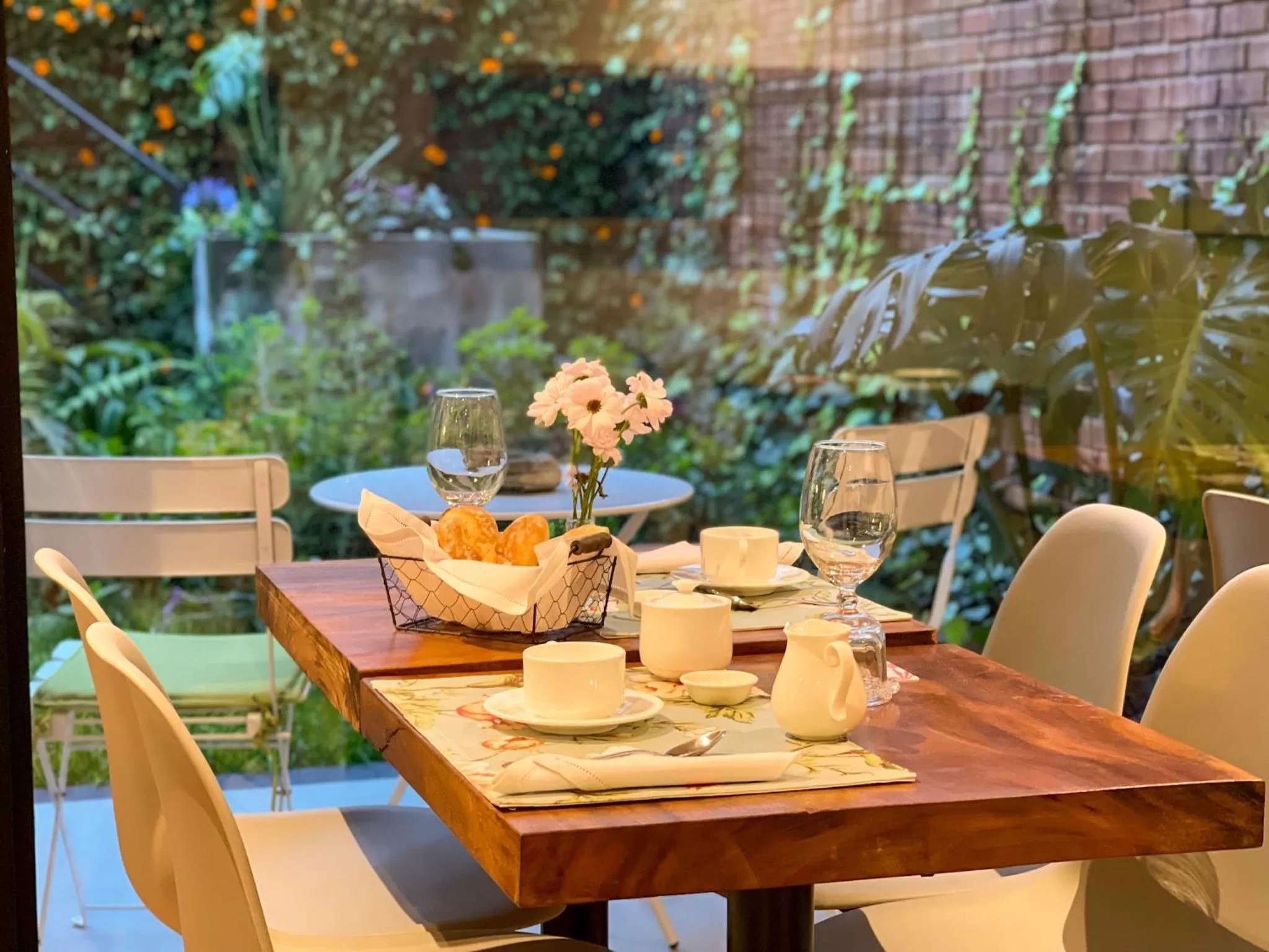 Restaurant/places to eat in Lucitania Hotel Boutique