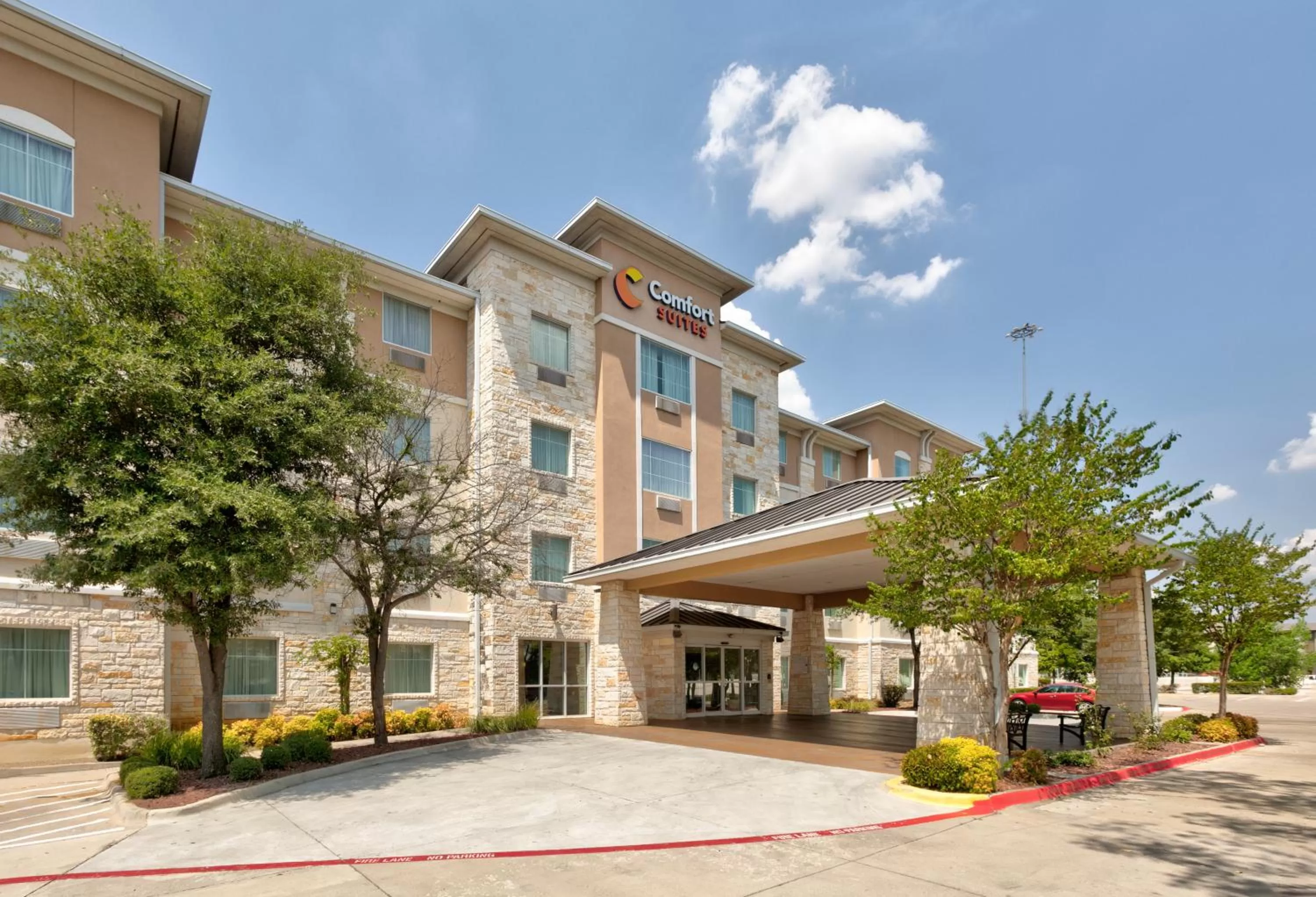 Property building in Comfort Suites Arlington - Entertainment District