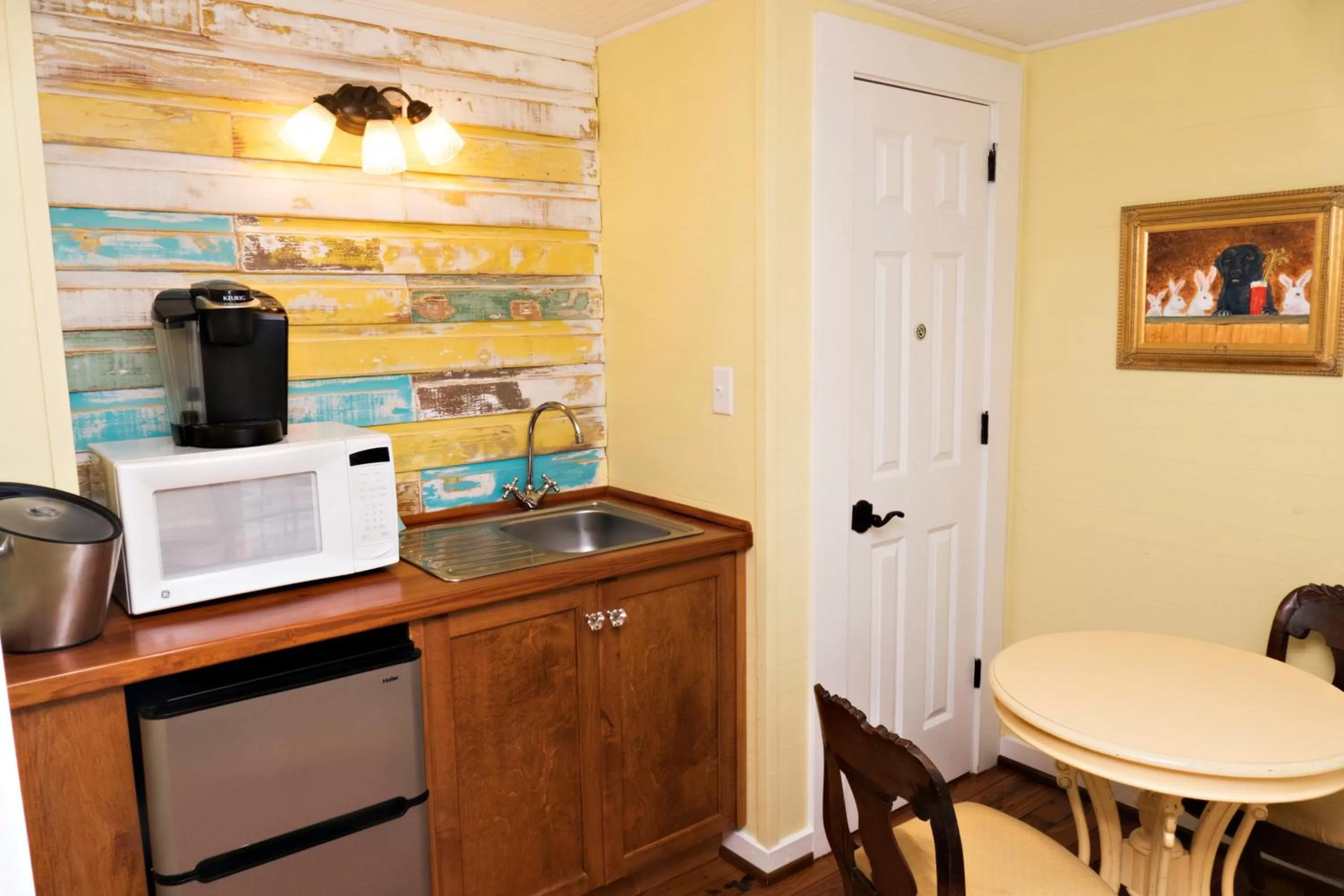 Kitchen or kitchenette, Kitchen/Kitchenette in Beachview Inn and Spa